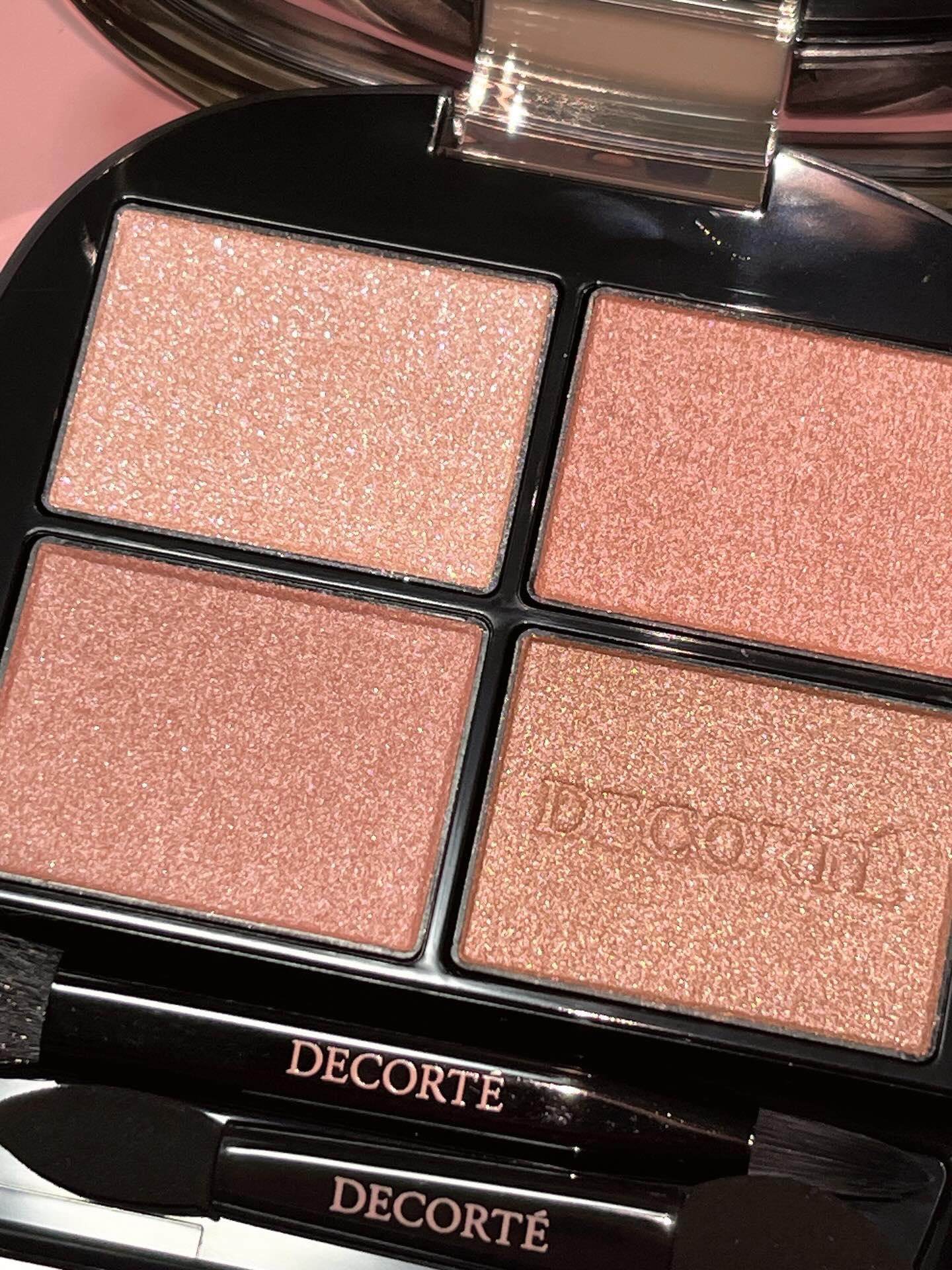 スキンシャドウ デザイニング パレット/DECORTÉ/アイシャドウパレットを使ったクチコミ（3枚目）