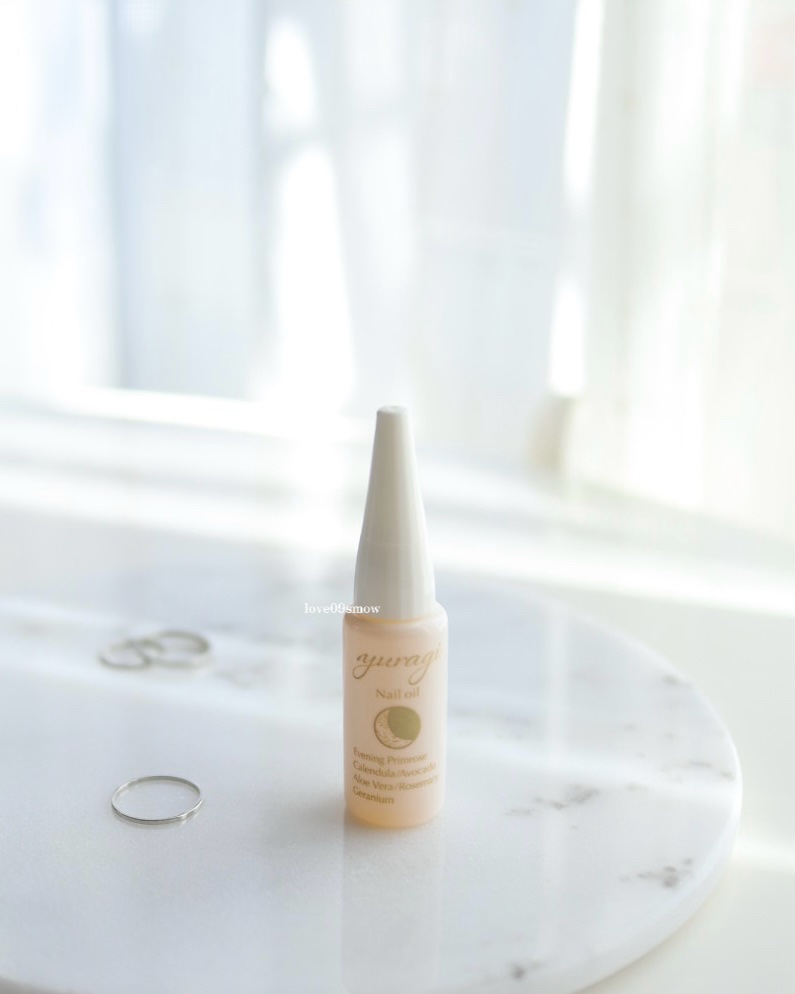 冬のネイルケア♡

この時期、特に乾燥しやすい爪や指先のケアに欠かせないネイルオイル♡
最近使っているのが、サロン専売ネイルオイル 「Yuragi」 

@yuragi_nail_oil

月見草オイルやカレンデュラ、ビタミンEなど
天然由