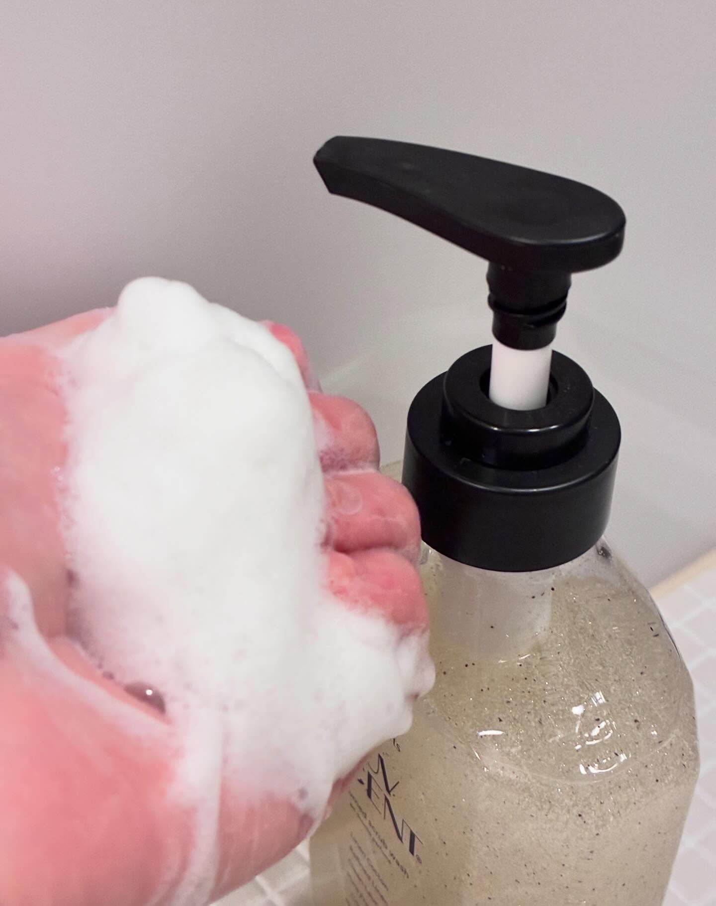 スクラブボディウォッシュ ホワイトシャツ リネンコットン/LUV SCENT/ボディスクラブを使ったクチコミ（3枚目）