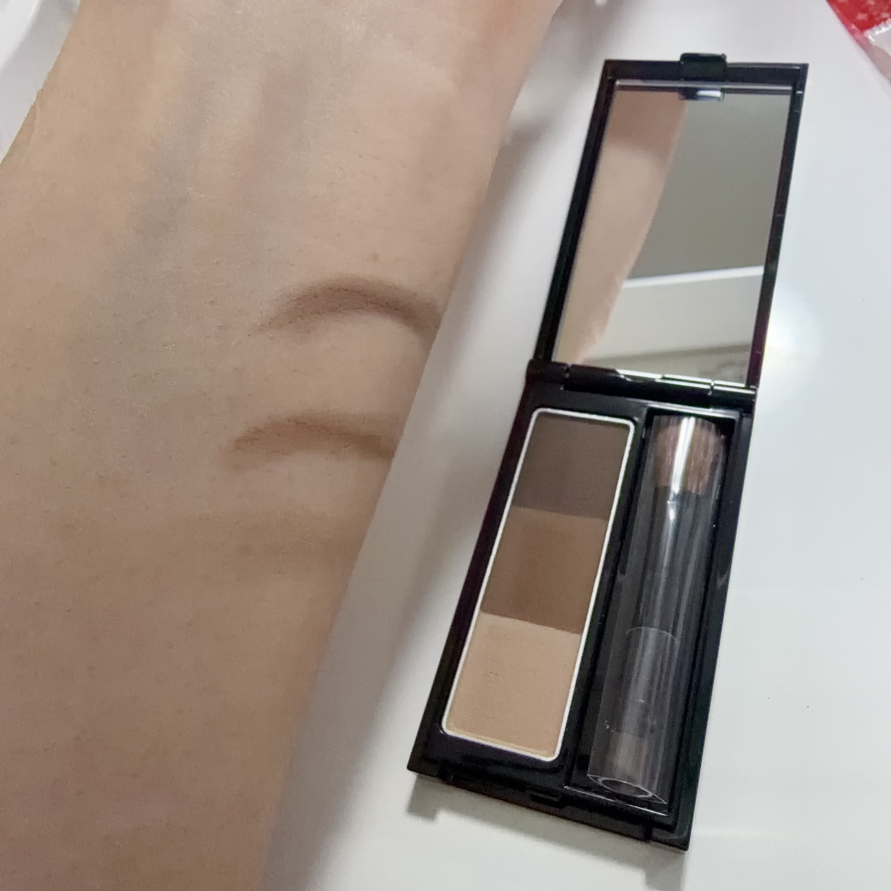 ケイト デザイニングアイブロウ3D/KATE/パウダーアイブロウを使ったクチコミ（3枚目）