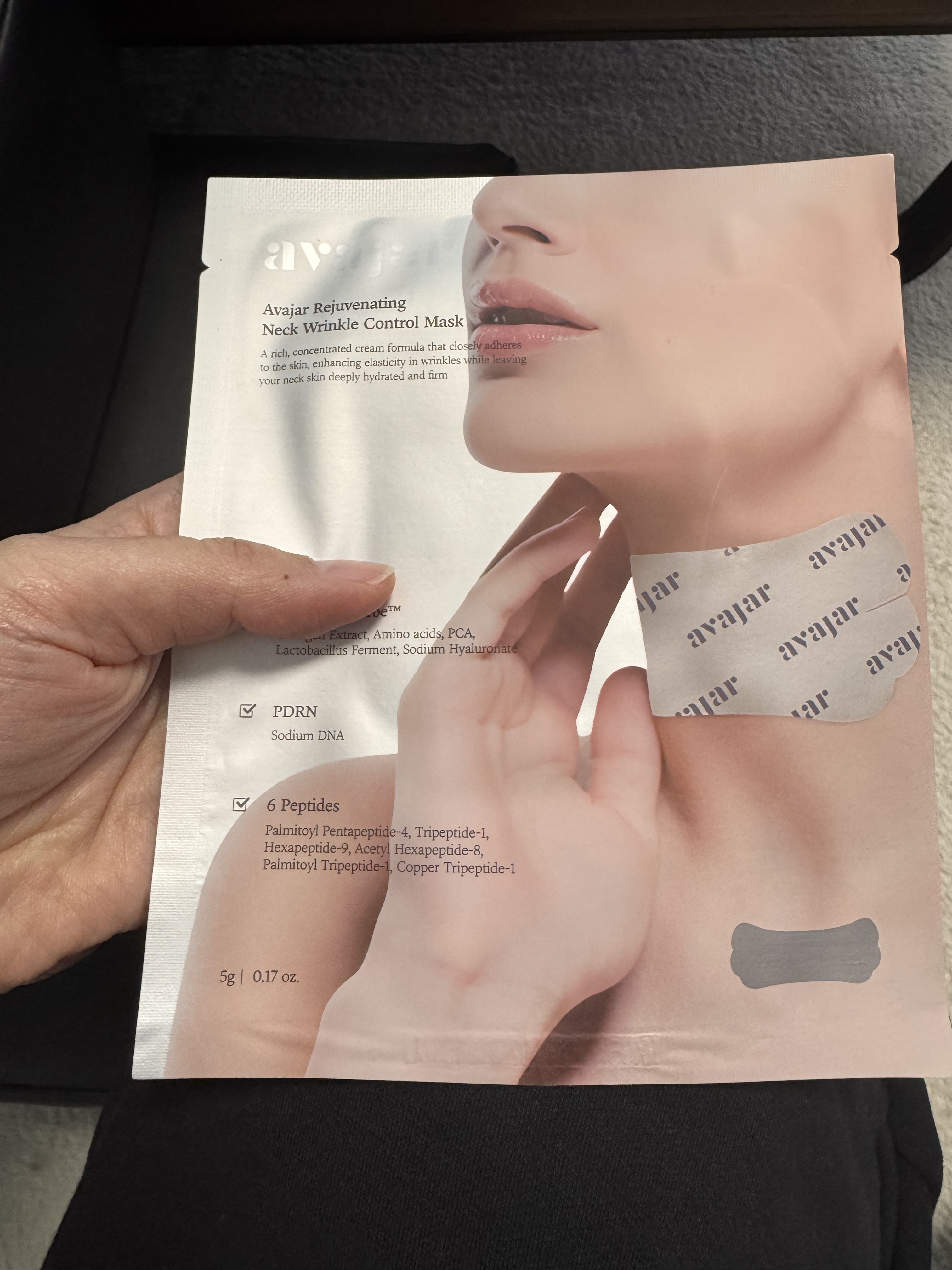 リジュビネイティングネックリンクルコントロールマスク/avajar/ネック・デコルテケアを使ったクチコミ（1枚目）