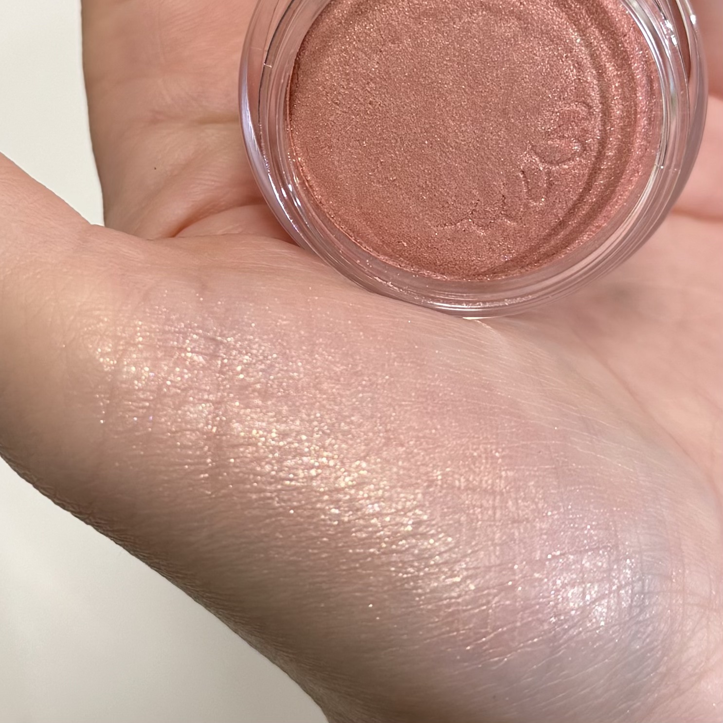 ポール & ジョー シマリング アイカラー/PAUL & JOE BEAUTE/単色アイシャドウを使ったクチコミ（1枚目）