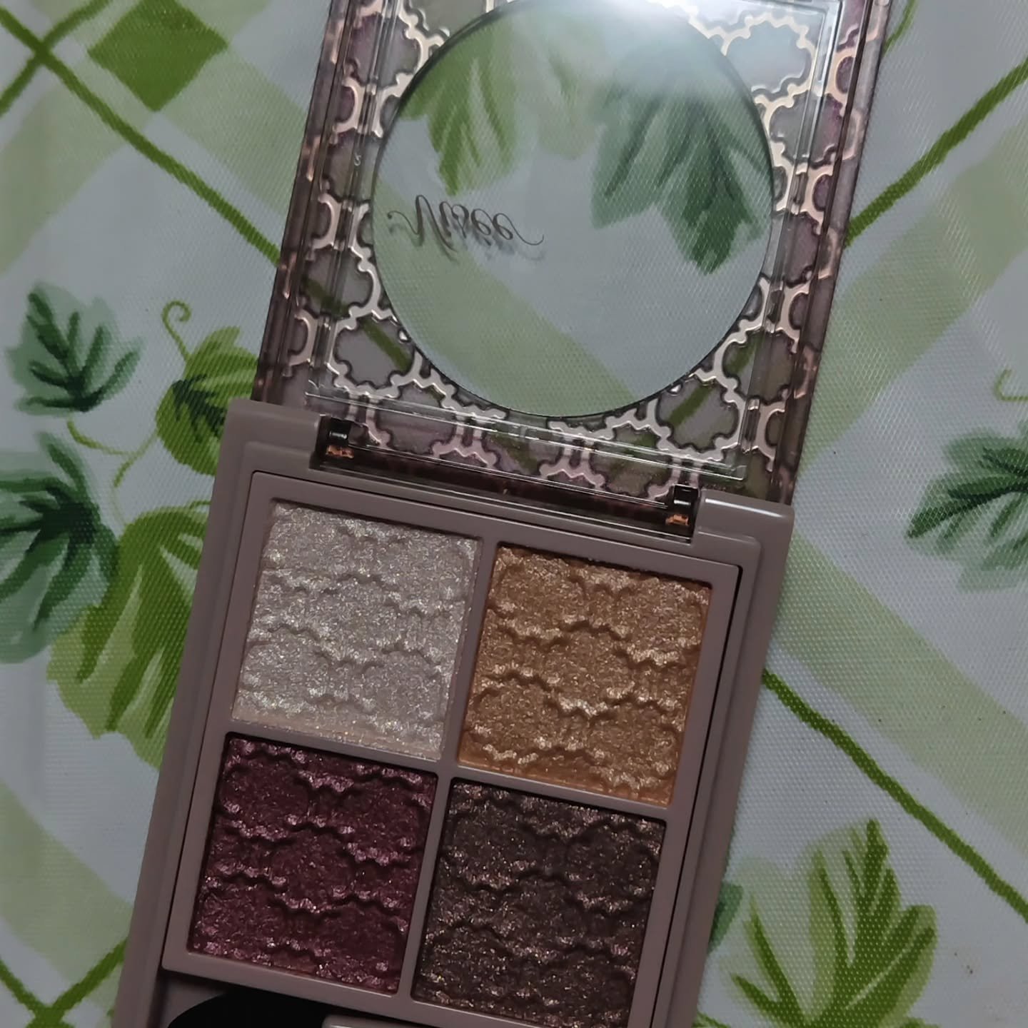 グロッシーリッチ アイズ N/Visée/アイシャドウパレットを使ったクチコミ（2枚目）