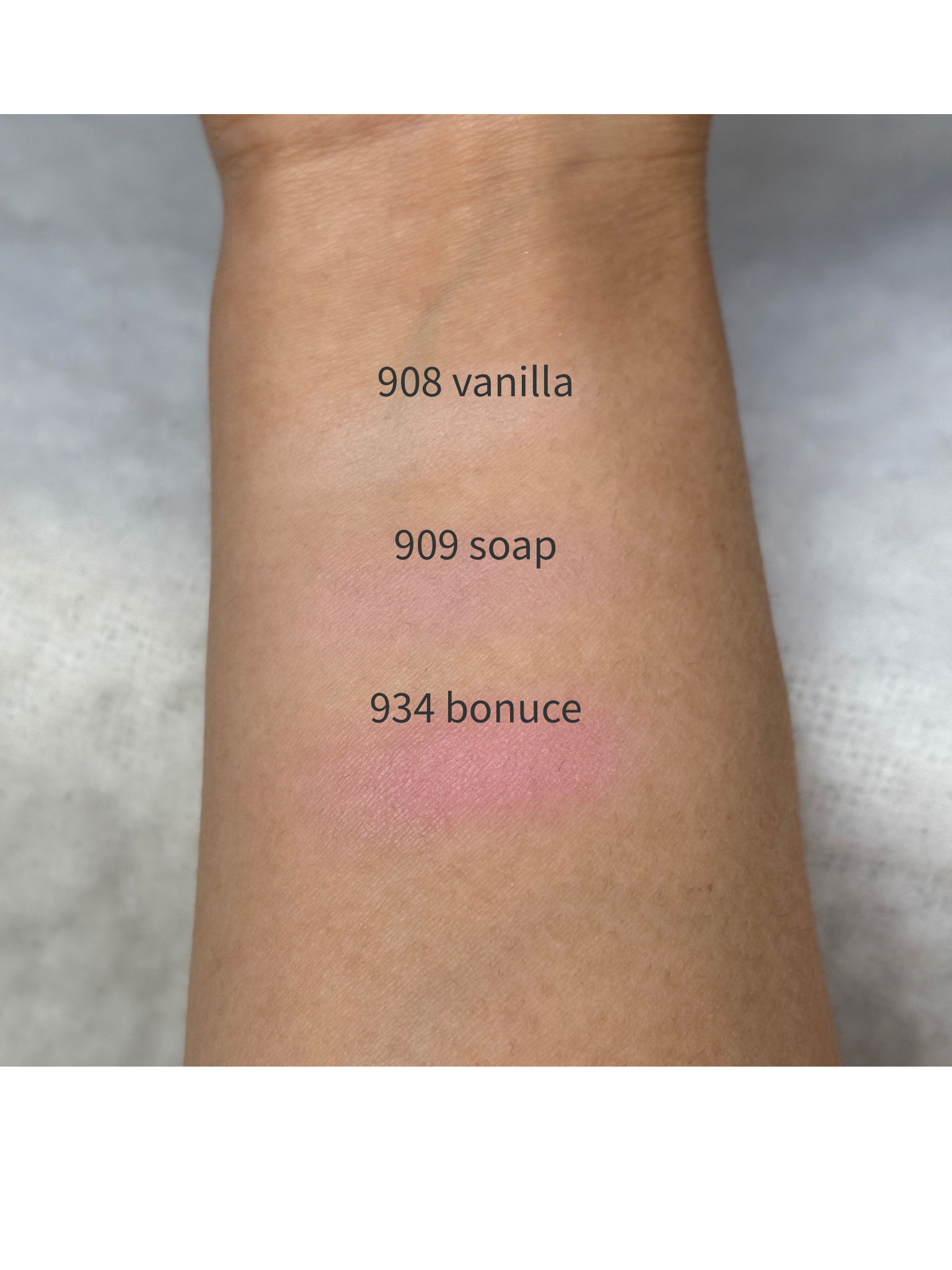 モノアイシャドウ/Laka/単色アイシャドウを使ったクチコミ（2枚目）