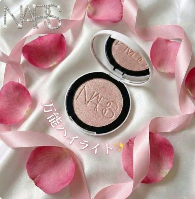 NARS ライトリフレクティング ルミナイジングパウダー/NARS/パウダーハイライトを使ったクチコミ（1枚目）
