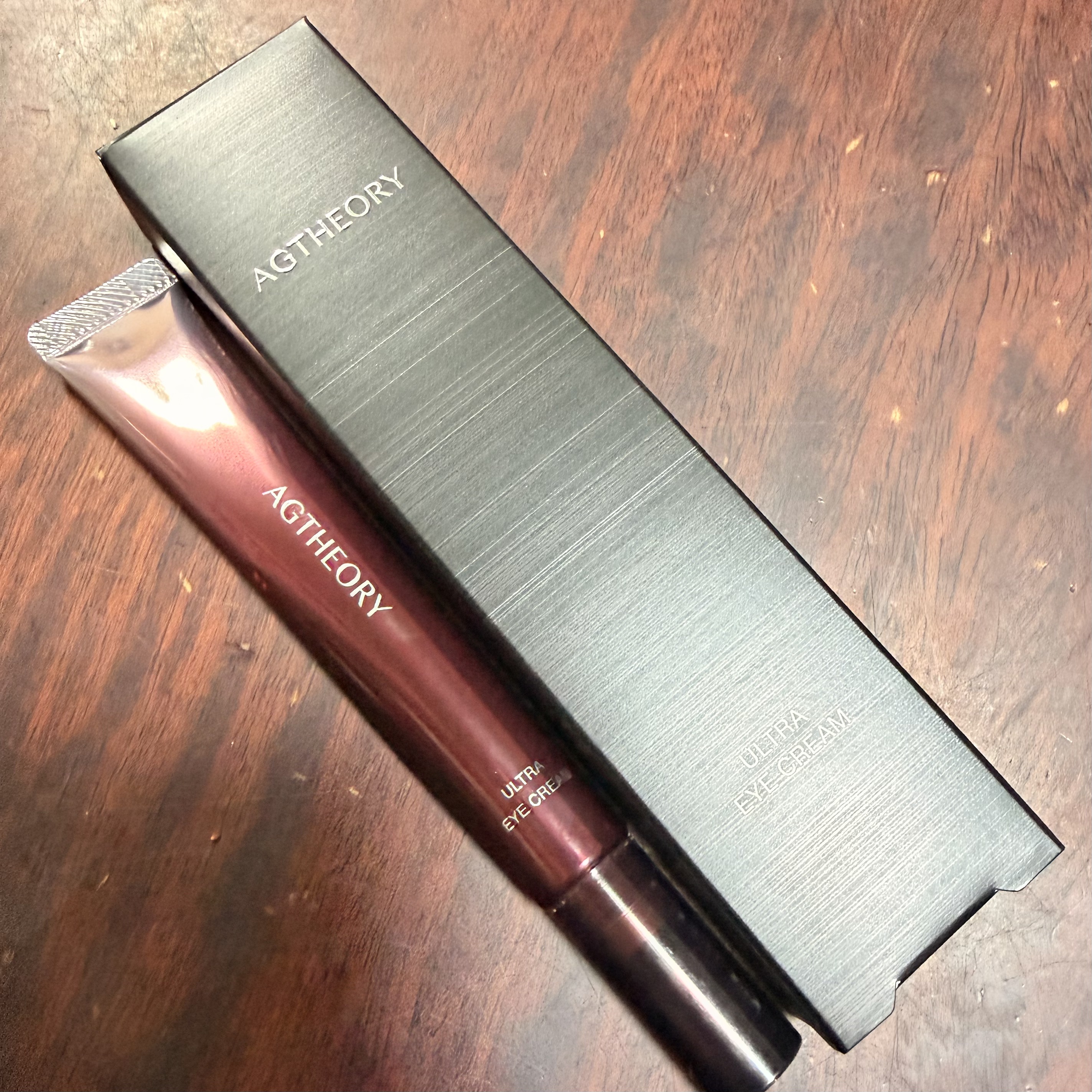 AGTHEORY ウルトラアイクリームのクチコミ「朝と夜、両方使ってます。
クマが減ったように感じてます。

テクスチャー硬くて、朝使ったらメイ.....」（1枚目）