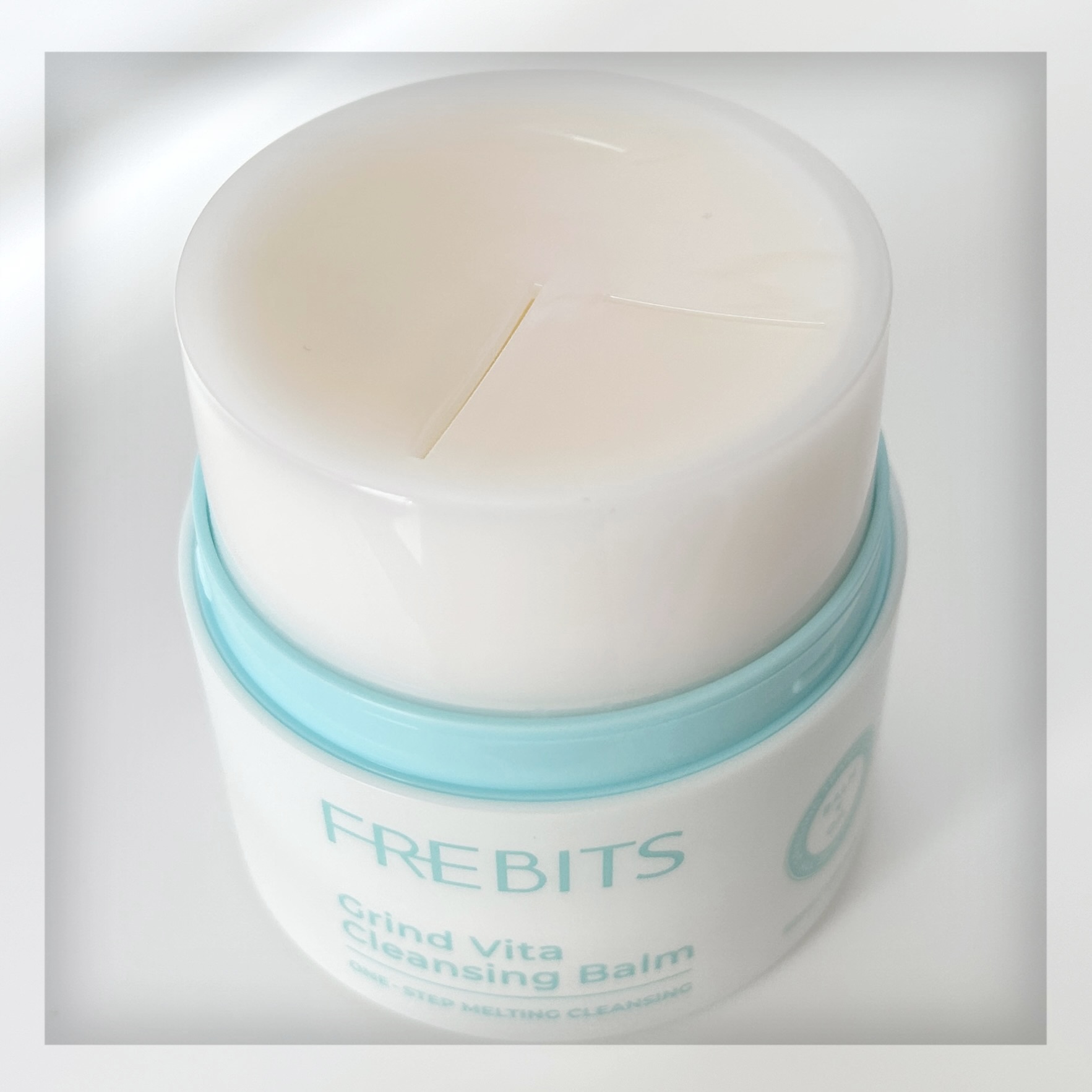 FREBITS グラインドビタクレンジングバームのクチコミ「𓍯グラインドビタクレンジングバーム⌇FREBITS

グラインディング容器で最後まで酸化しにく.....」（2枚目）