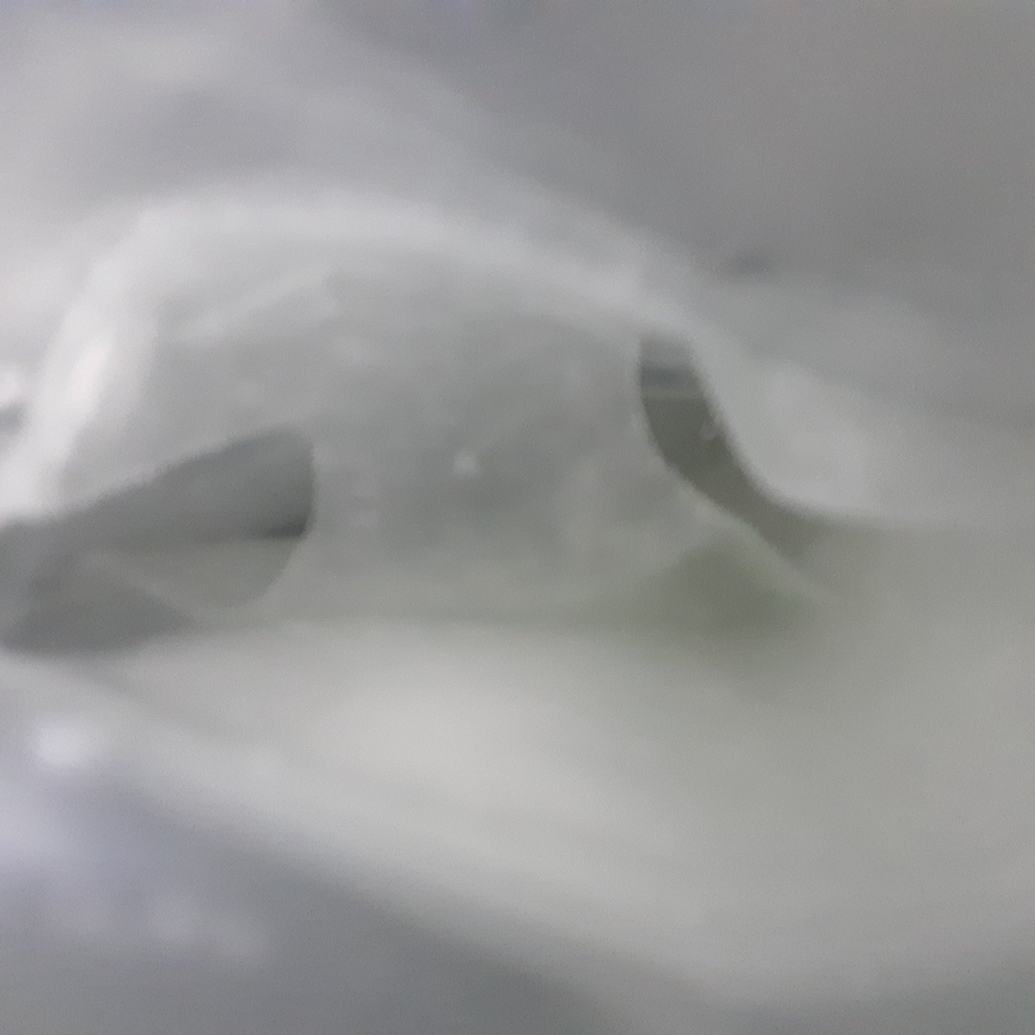 ByUR スージンググリーン アクアセラムマスクのクチコミ「マスクを広げて顔に密着させました。
みずみずしいテクスチャーで顔に密着させやすいです。
10分.....」（2枚目）