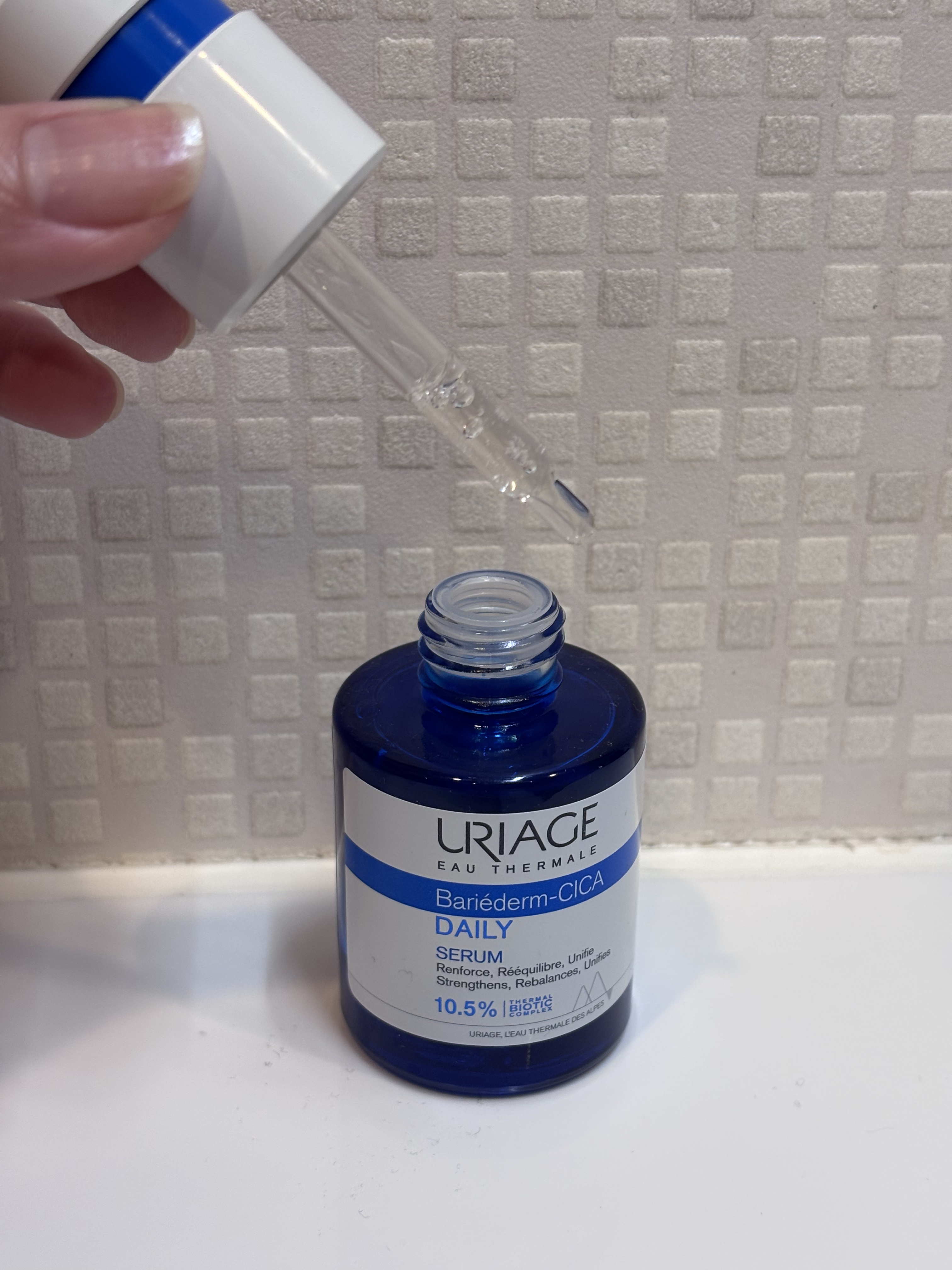 yu_mi♡フォロバのクチコミ「ユリアージュ　シカデイリー セラム

プッシュしてから引き上げると適量が吸われています。

透.....」（3枚目）