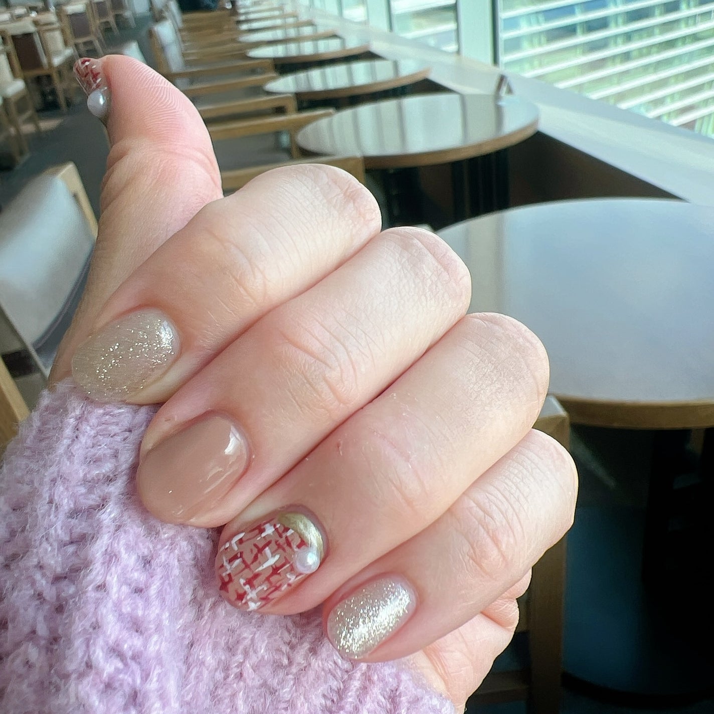 りーちゃん on LIPS 「冬はツイードネイル⛄️❄️東神奈川駅近くのnailgleeでか..」(4枚目)