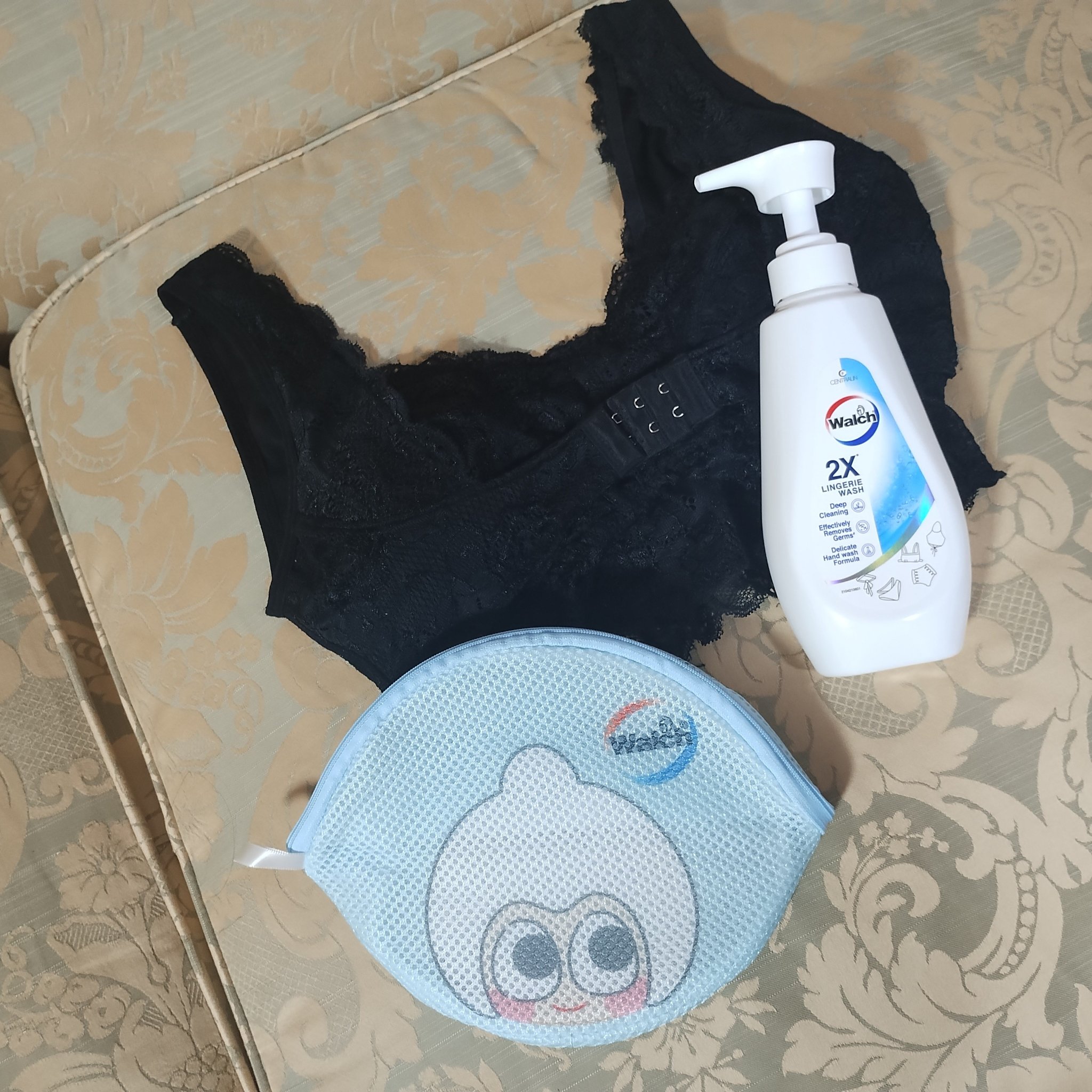 日々デリケートな衣類やランジェリーをやさしく洗いたいと思いますので【Walch（ウォルシュ）】『ランジェリークリーナー』で肌と服の両方を労っています。
 
 「Walch（ウォルシュ）」のランジェリークリーナーは、デンマーク産の高活性酵素×