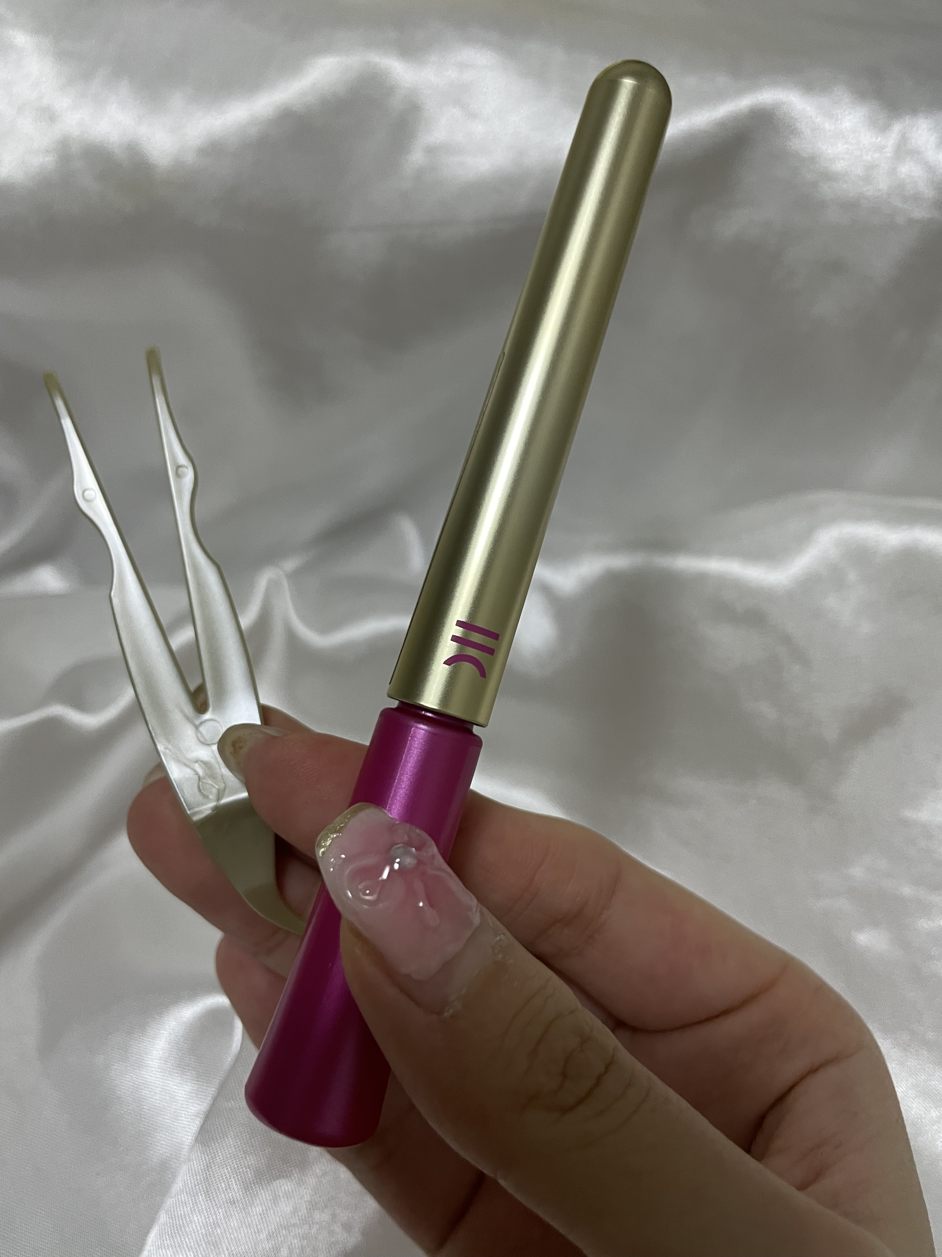 TWOOL ダブルアイリッドグルー/SHOBIDO/二重まぶた用アイテムを使ったクチコミ（2枚目）