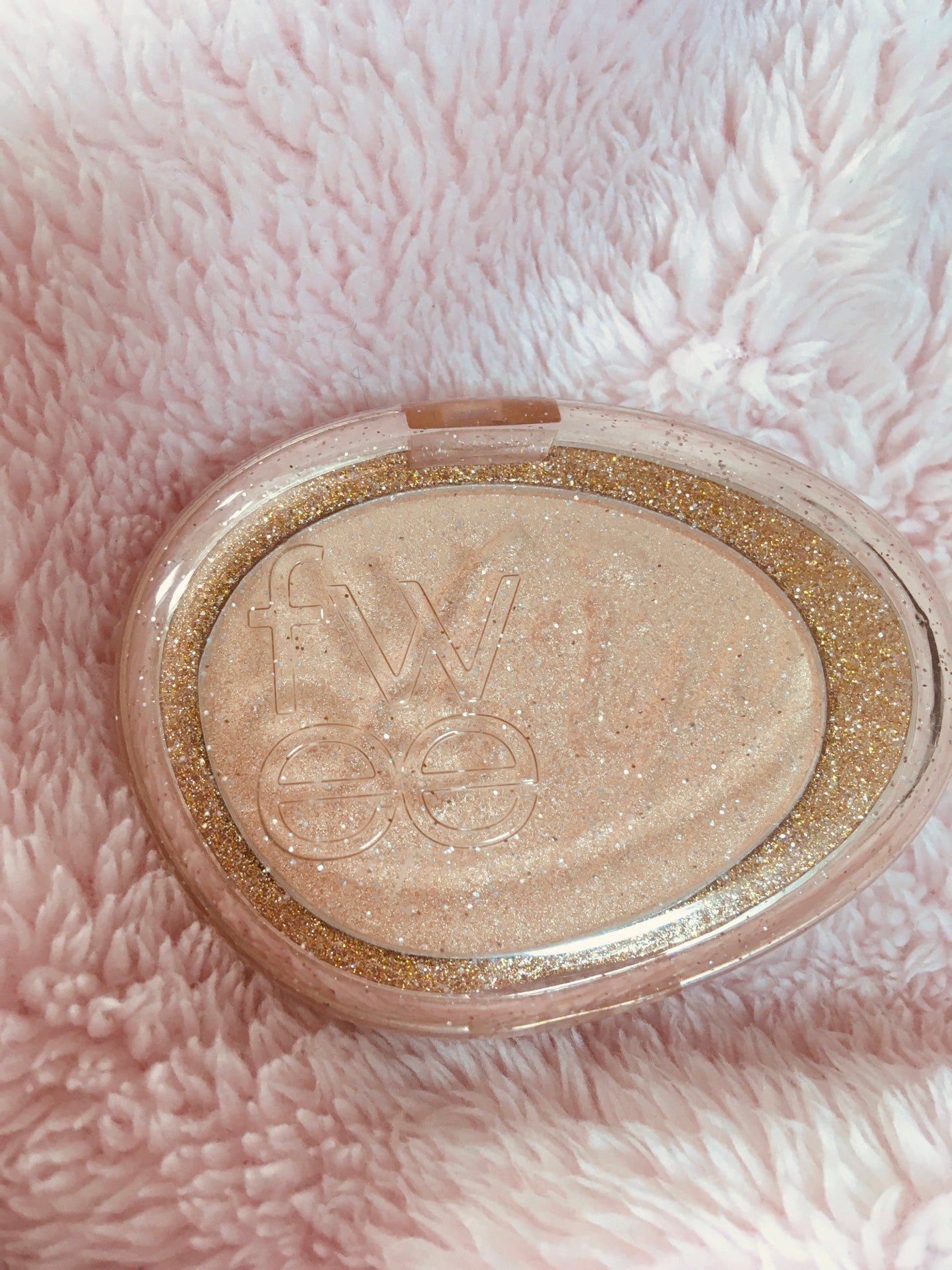 フィー グリッツストーンハイライター/fwee/パウダーハイライトを使ったクチコミ(1枚目)