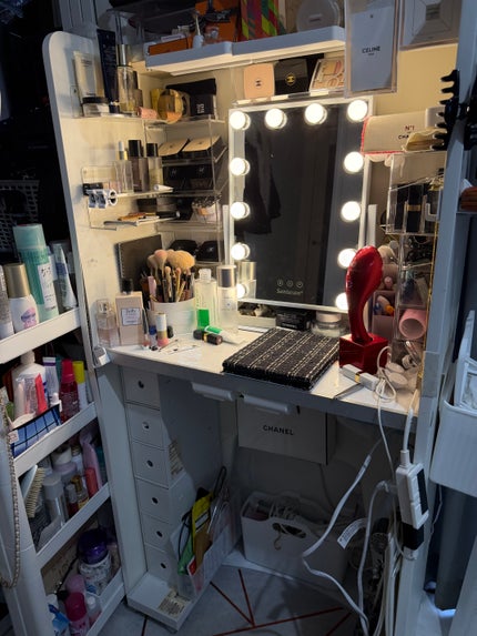 r0211 on LIPS 「#大好きな場所#スキンケアメイクはここ#物がたくさん#癒し時間..」(1枚目)