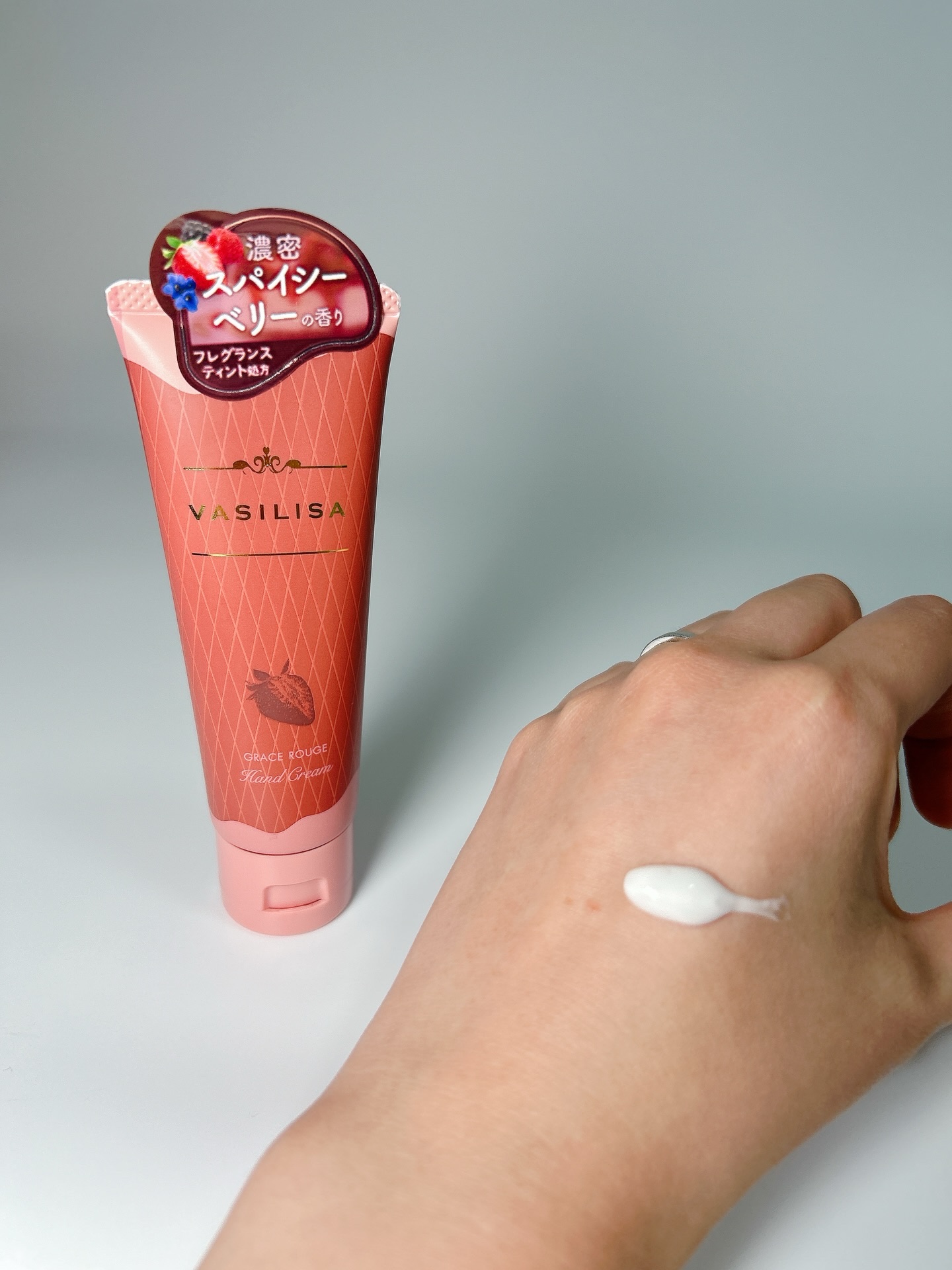 ヴァシリーサ グレイス ルージュ フレグランス ティント ハンドクリーム/ヴァシリーサ/ハンドクリームを使ったクチコミ（2枚目）