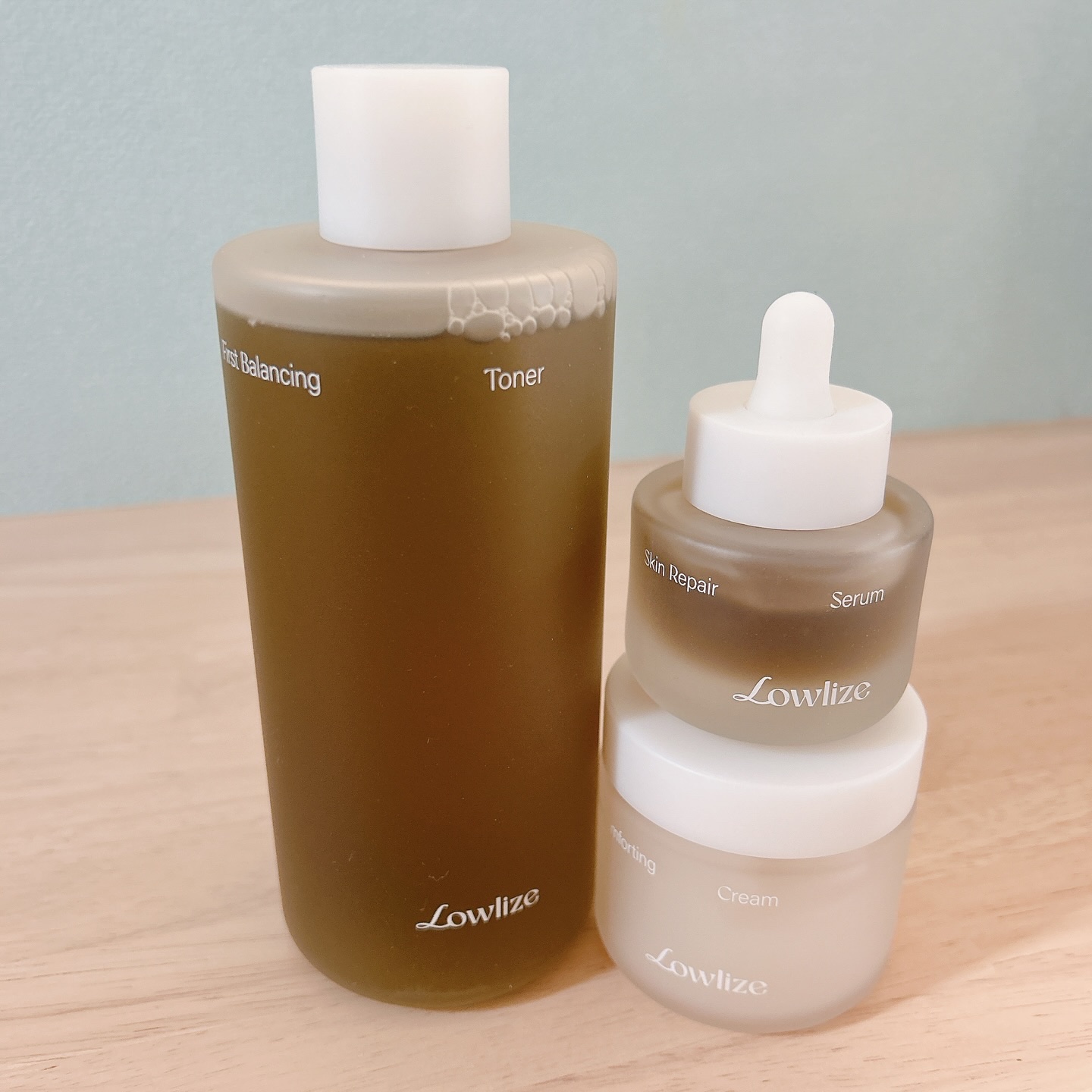 𝗟𝗼𝘄𝗹𝗶𝘇𝗲
大自然の純粋な生命力をベースに、
肌に健やかな力を届けてくれる
新しいスキンケアブランド……⸝⋆
⁡
●ファーストバランシングトナー
⁡
♡水分を補給しなめらかな肌へと
ケアする皮脂バランスケア
♡見えないとこ