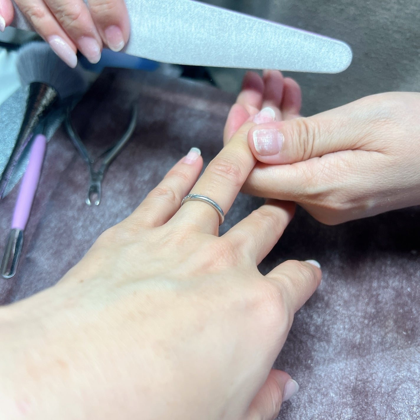 りーちゃん on LIPS 「冬はツイードネイル⛄️❄️東神奈川駅近くのnailgleeでか..」(7枚目)