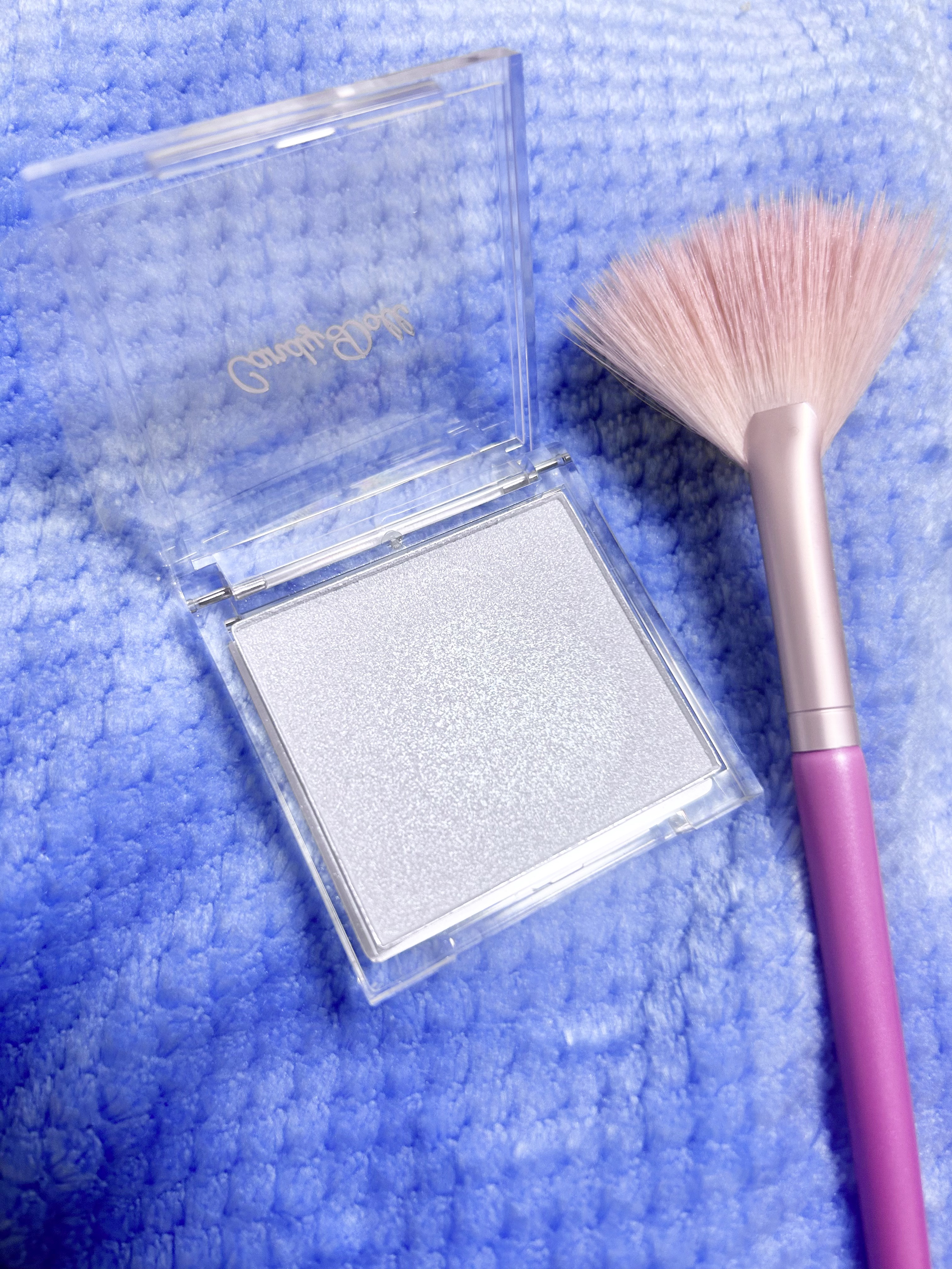 CandyDoll クリスタルハイライターのクチコミ「CandyDoll
クリスタルハイライター
スノウブルー


綺麗なブルーのハイライターです
.....」（1枚目）