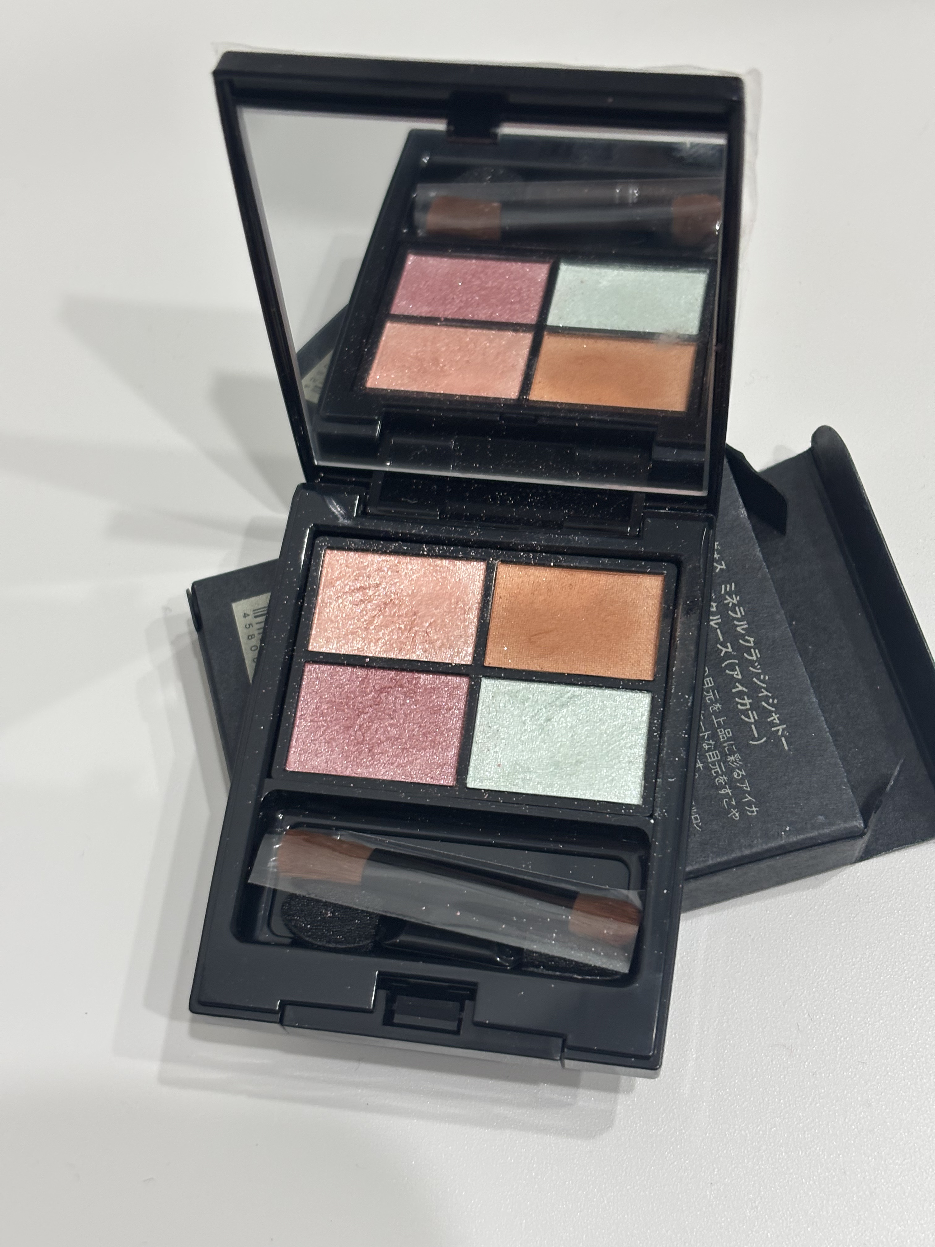 ミネラルクラッシィシャドー/エトヴォス/アイシャドウパレットを使ったクチコミ（1枚目）