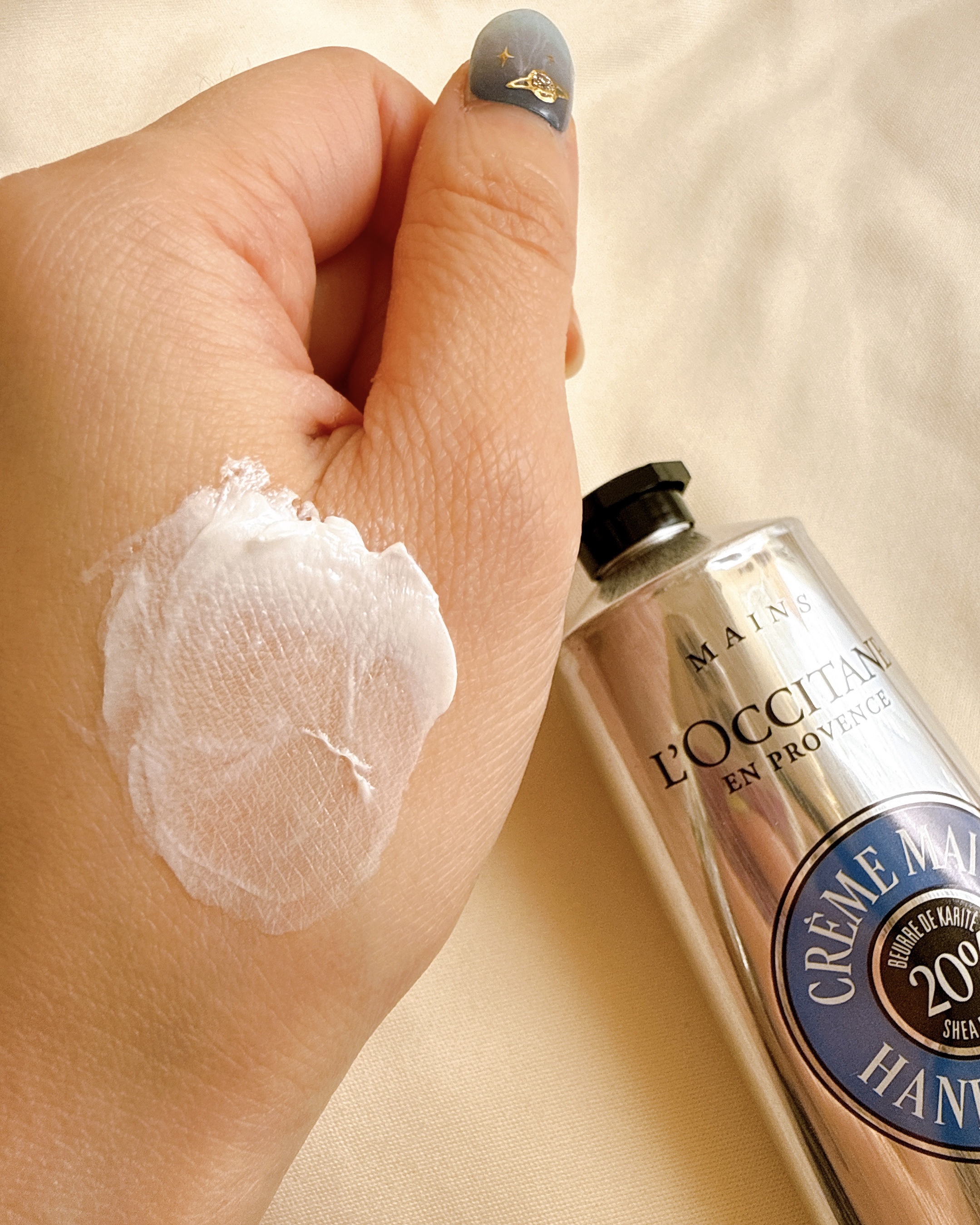 カリテコンフォート シア ハンドクリーム/L'OCCITANE/ハンドクリームを使ったクチコミ（2枚目）