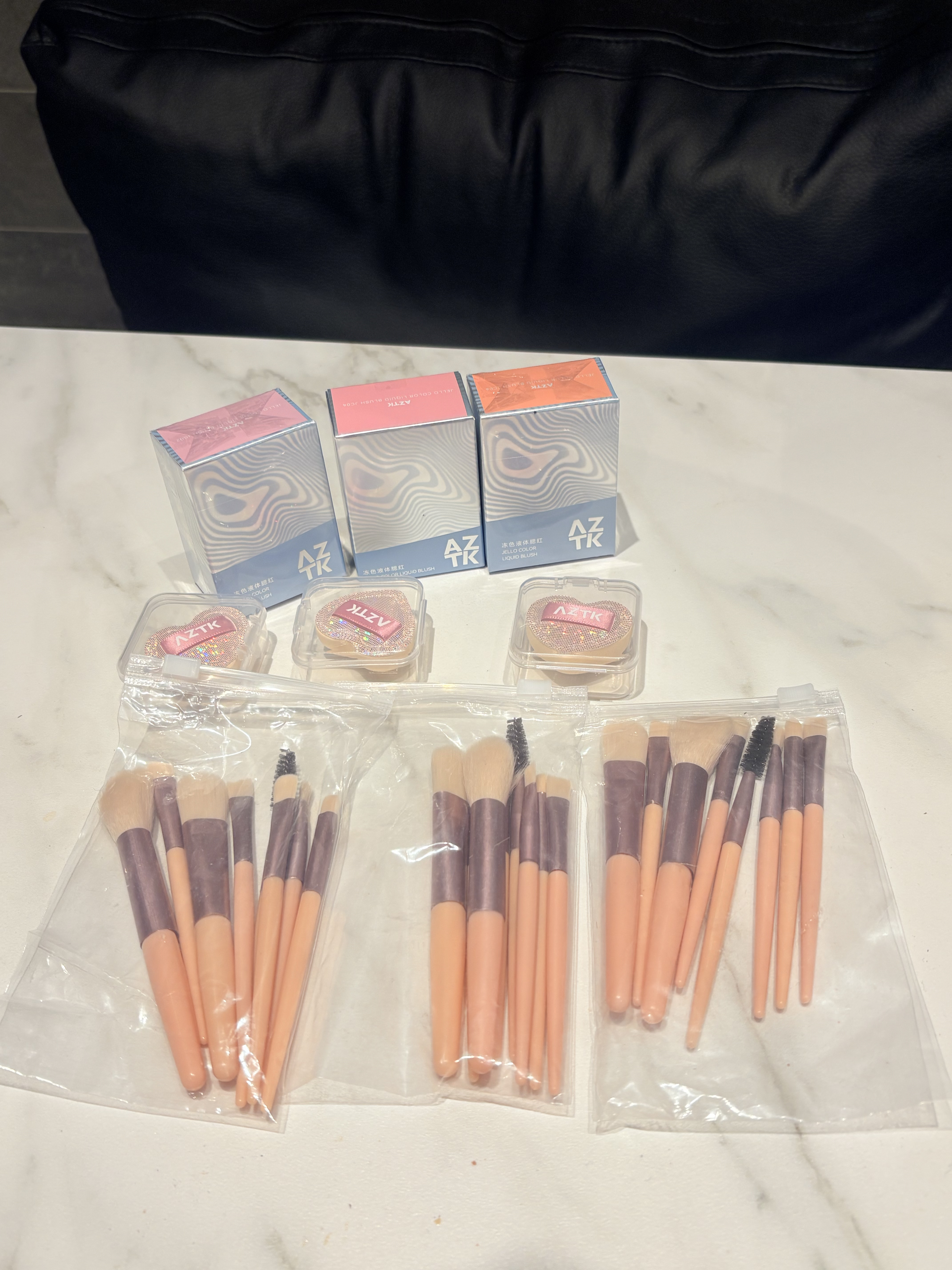 aZTK リキッドチークのクチコミ「AZTK　リキッドチーク

JC02ブルーベリーミルクシェイク　886円
セットで300円引き.....」（1枚目）