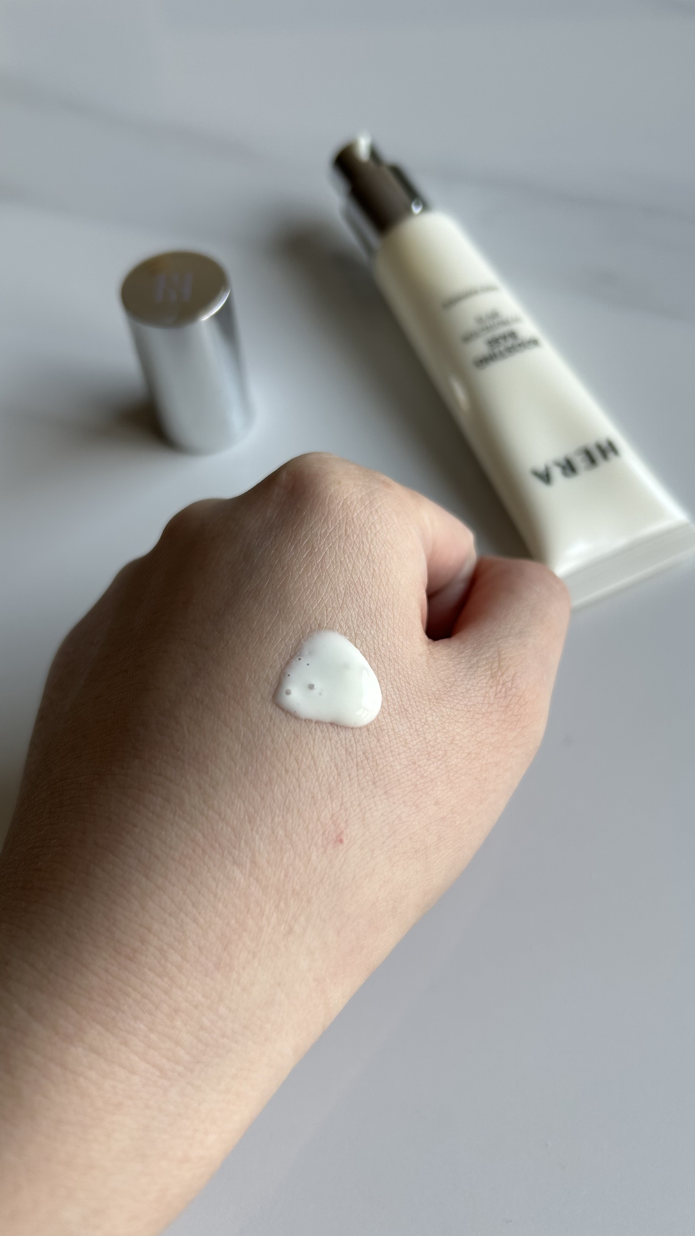 リフレクション スキングロウファンデーション/HERA/リキッドファンデーションを使ったクチコミ（2枚目）