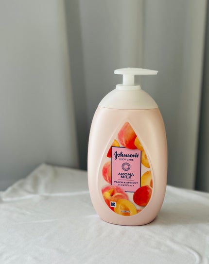 ラスティングモイスチャーアロマミルク ピーチとアプリコットの香り/ジョンソンボディケア/ボディミルクを使ったクチコミ(1枚目)
