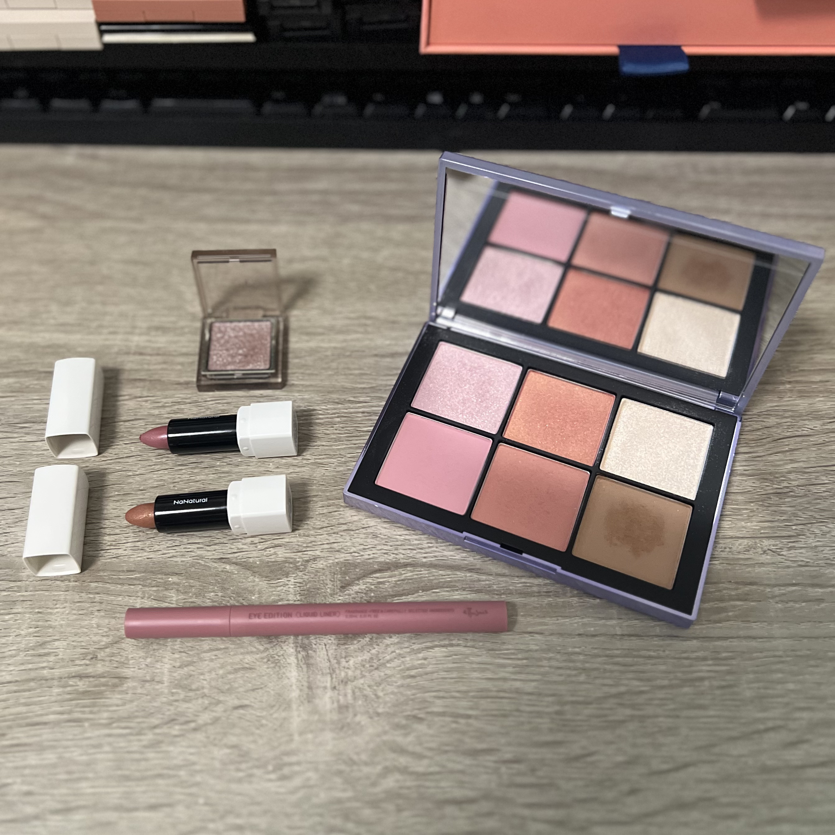 エシリアル オーラ ブラッシュパレット ライトスピード/NARS/パウダーチークを使ったクチコミ（1枚目）