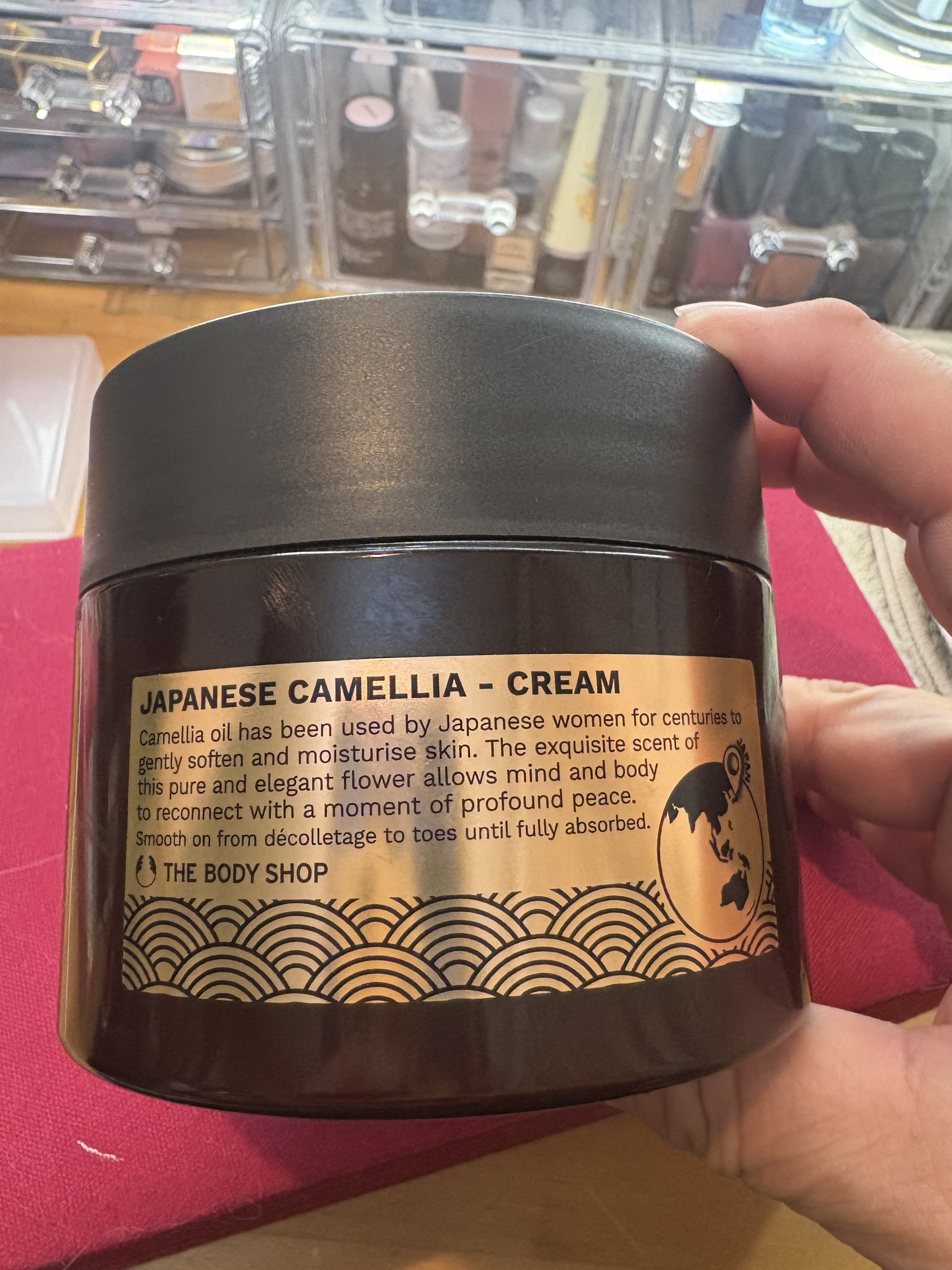 THE BODY SHOP スパオブザワールド ジャパニーズ カメリア ボディクリーム*⁹のクチコミ「ボディショップのボディクリーム♡
店頭で勧められてお試しして即購入‼️
お風呂上がりに使ったら.....」（1枚目）