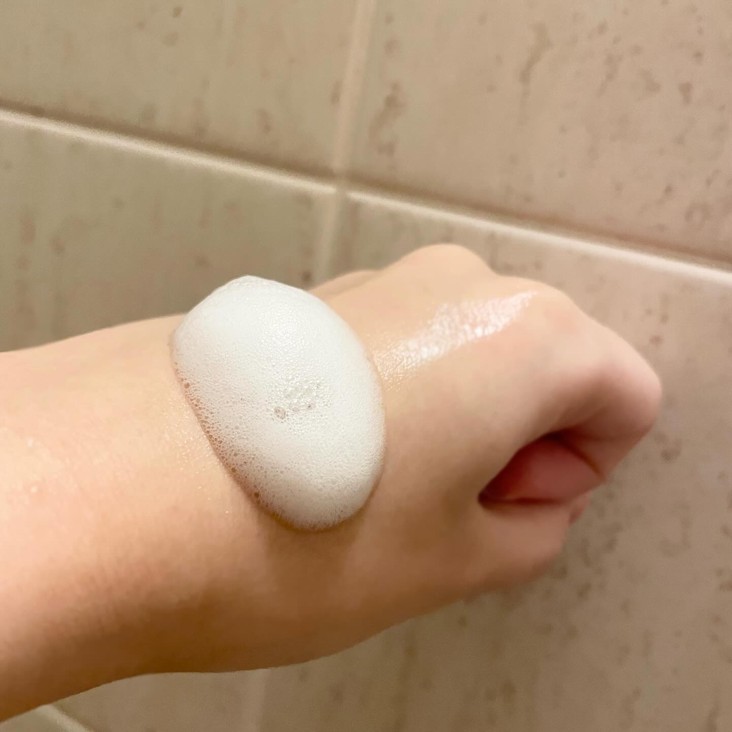 ボタニカルフォーミング ボディーソープ（ディープモイスト）/BOTANIST/ボディソープを使ったクチコミ（2枚目）