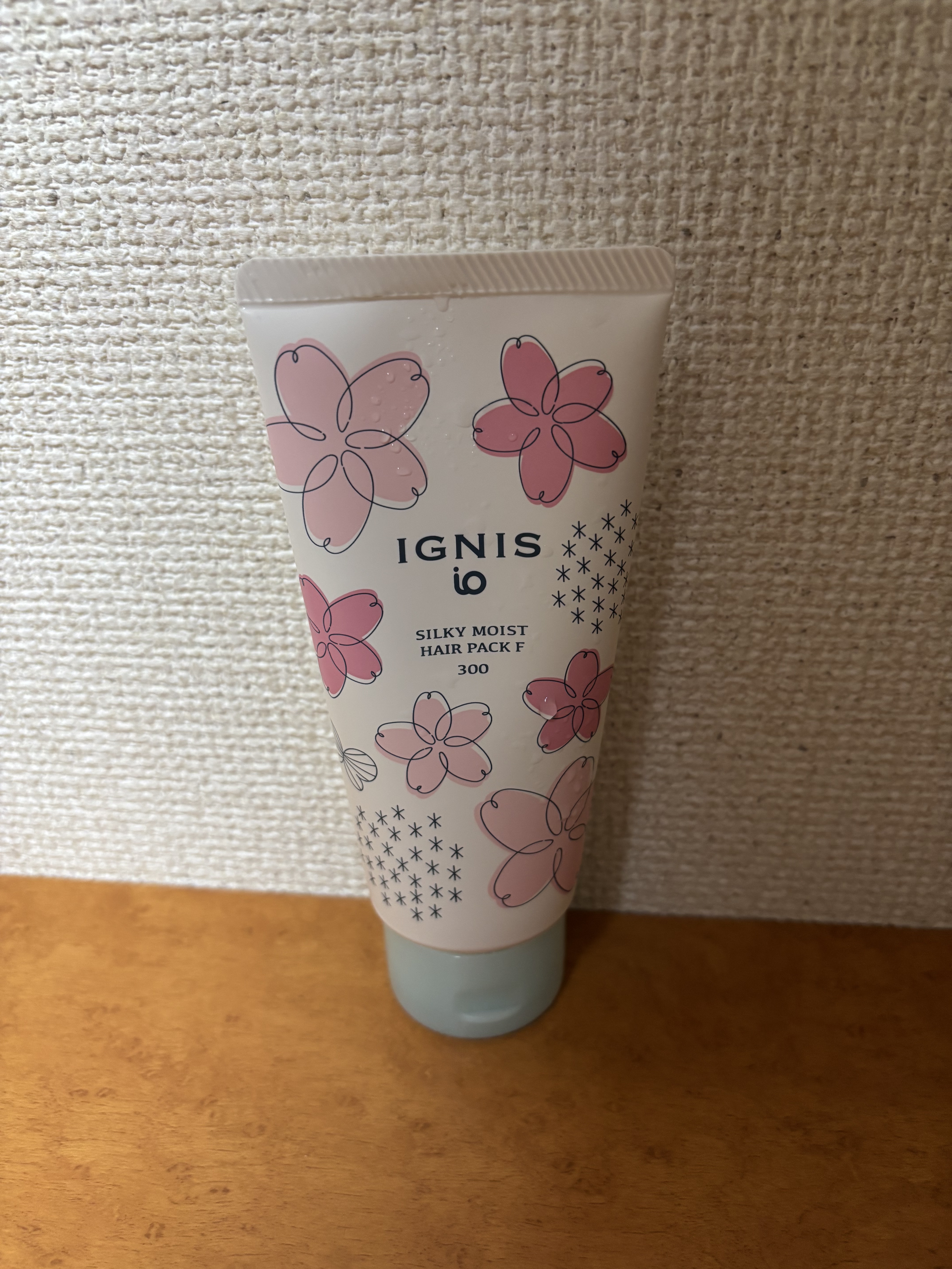 イグニス イオ シルキーモイスト ヘアパック F 300/IGNIS/洗い流すヘアトリートメントを使ったクチコミ（1枚目）