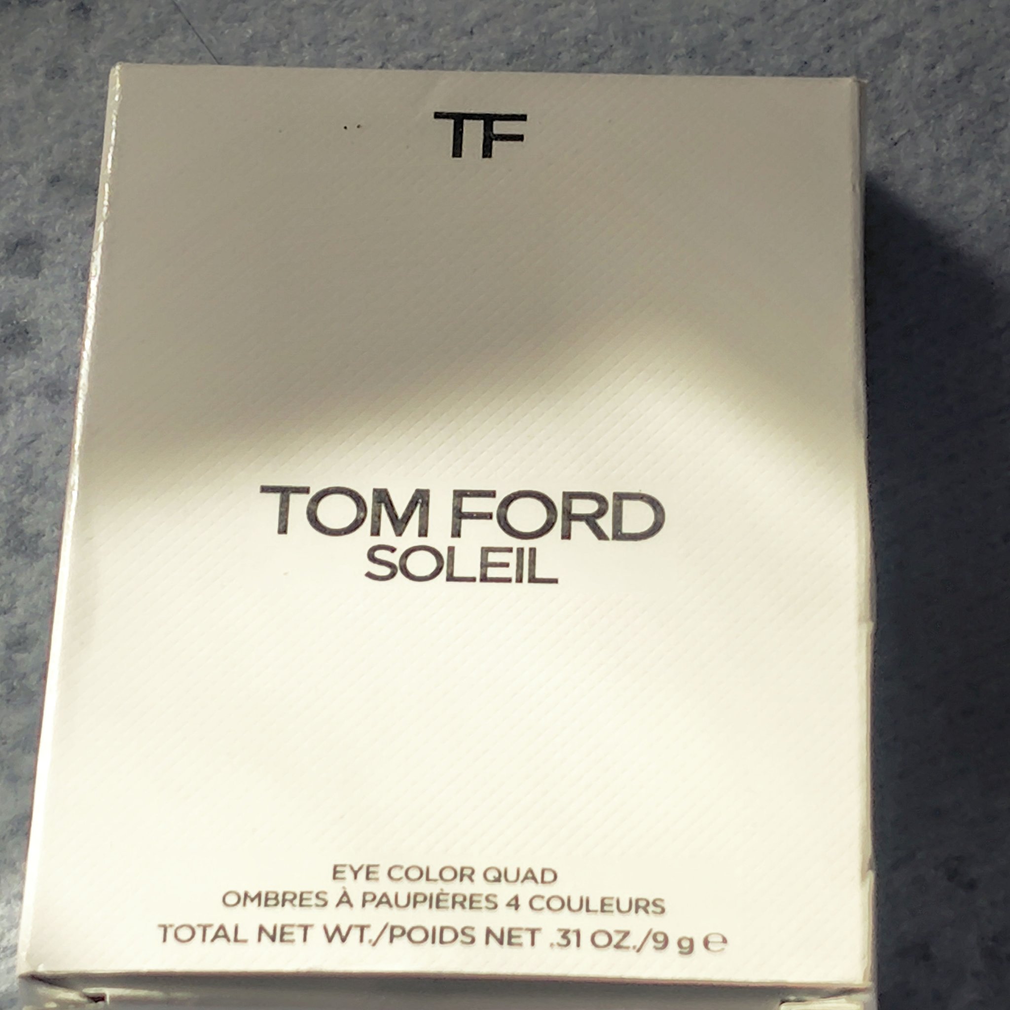 淡いわ〜🩷

優しい感じの目もとに仕上がる上品ラメ

大人との集まりに良さそうなアイシャドウパレット

TOM FORD BEAUTY🌹

ソレイユ アイ カラー クォード

001

ネイキッド ピンク〈数量限定〉

穏やかなピンク�