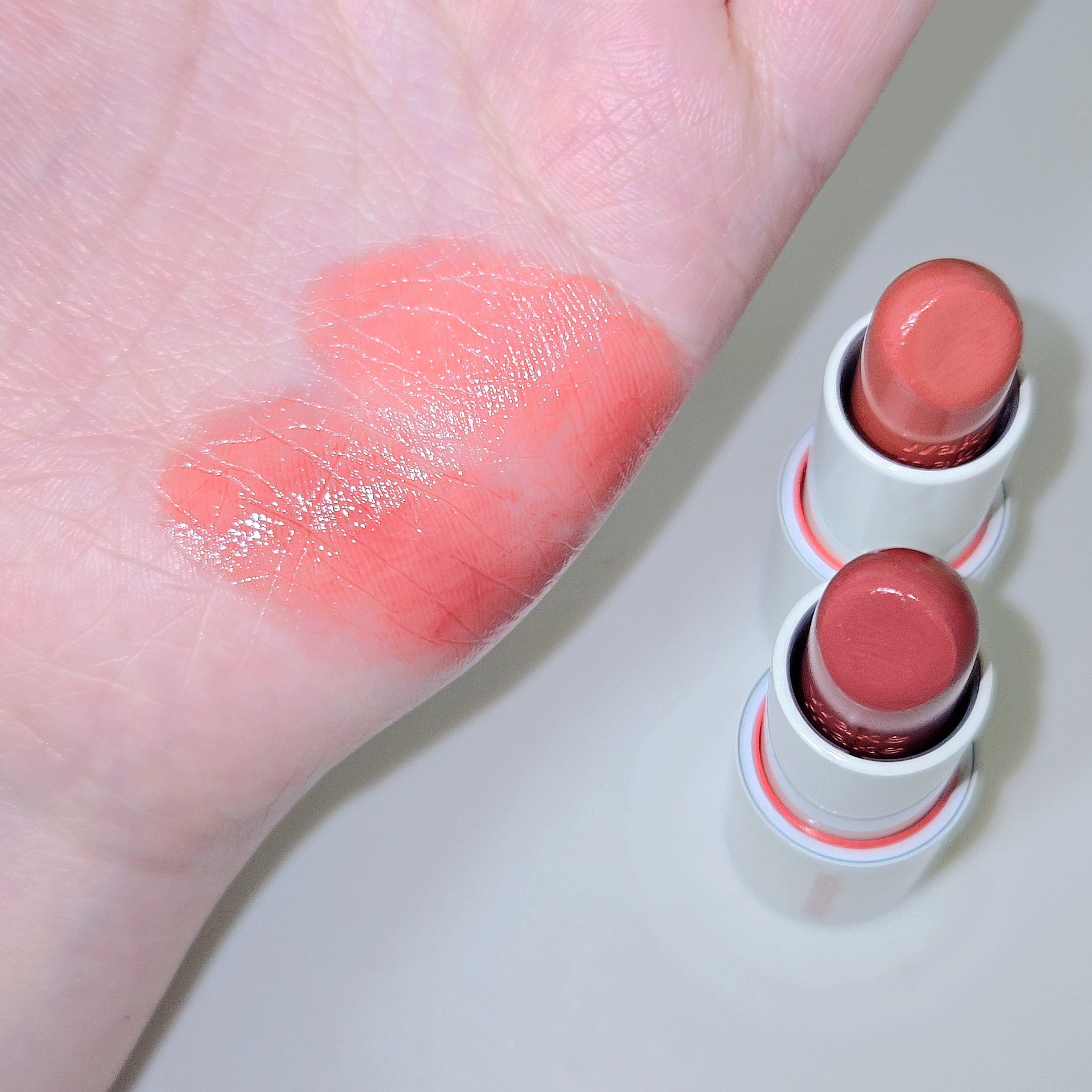 ヘルシーグロウバームスティック/wakemake/口紅を使ったクチコミ（3枚目）