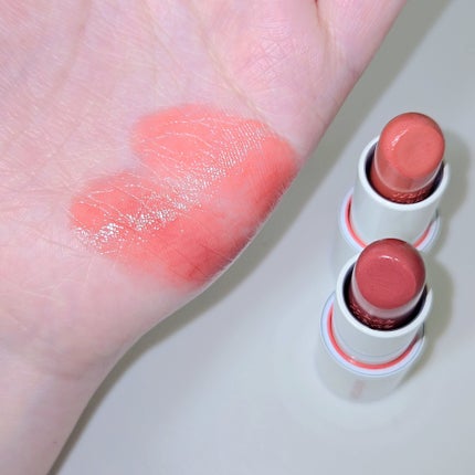 ヘルシーグロウバームスティック/wakemake/口紅を使ったクチコミ(3枚目)