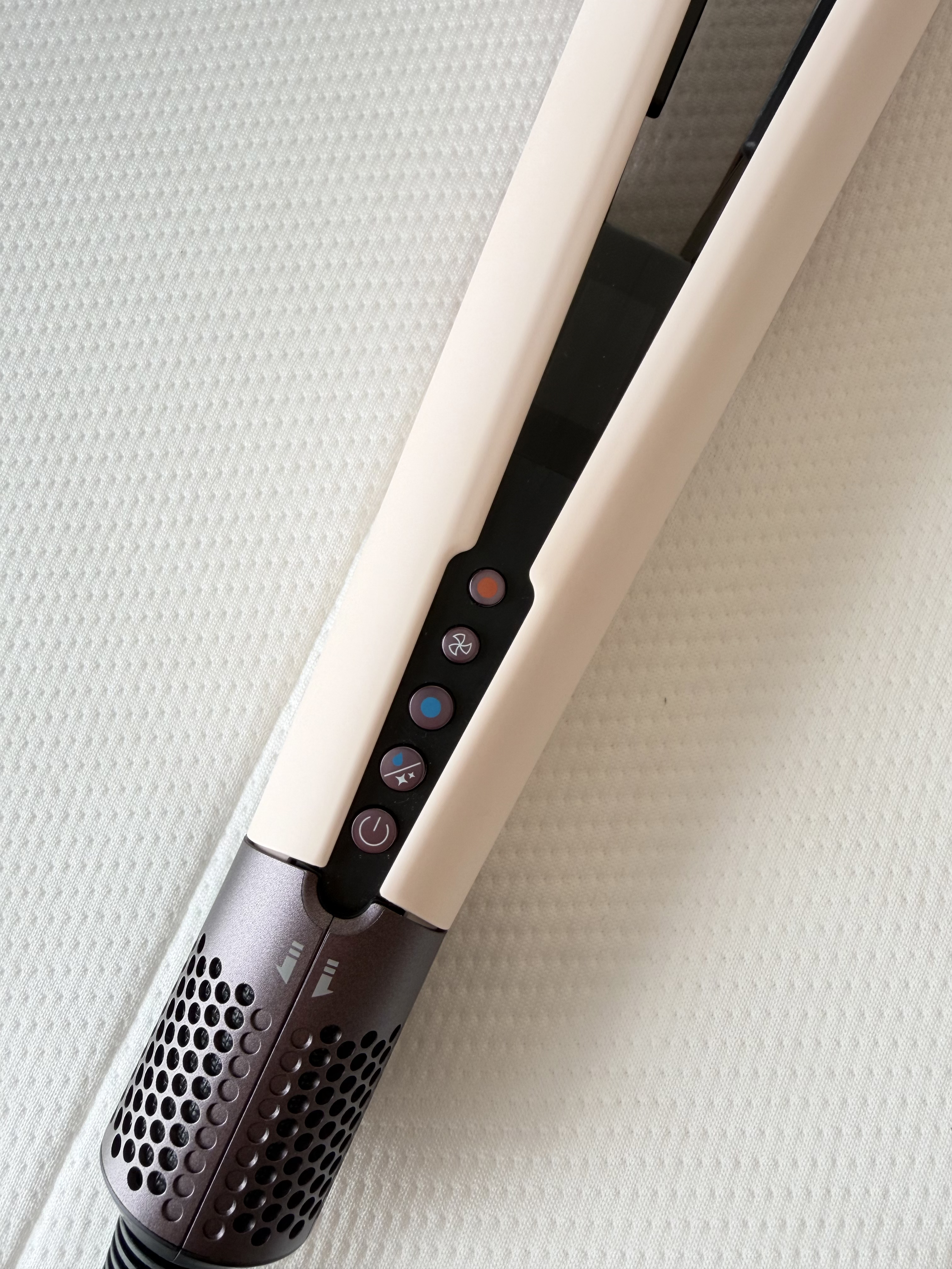 Dyson Airstrait™ストレイトナー/dyson/ドライヤーを使ったクチコミ（3枚目）