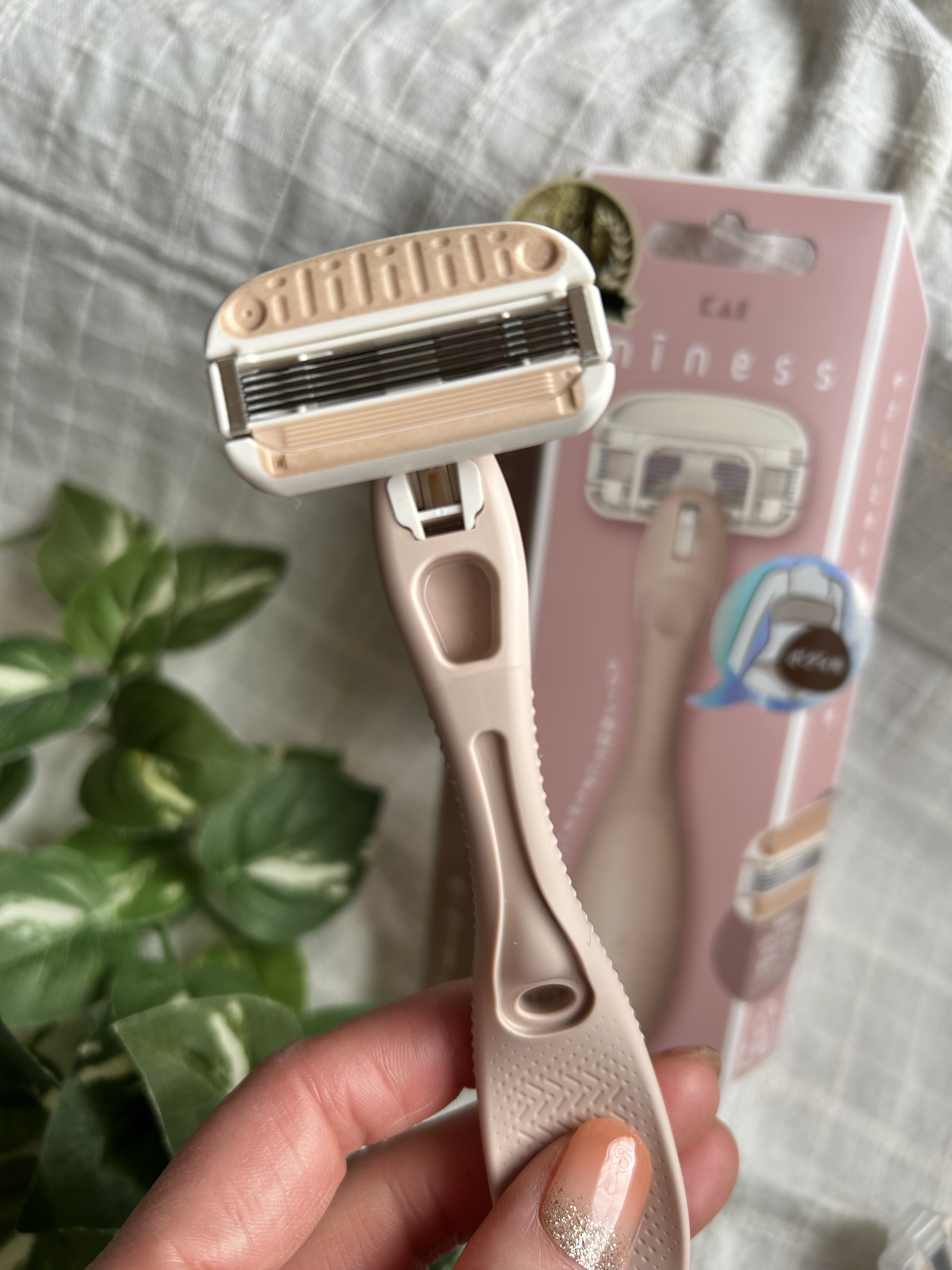 miness ボディ用カミソリ 替刃2個付/貝印/シェーバーを使ったクチコミ（3枚目）