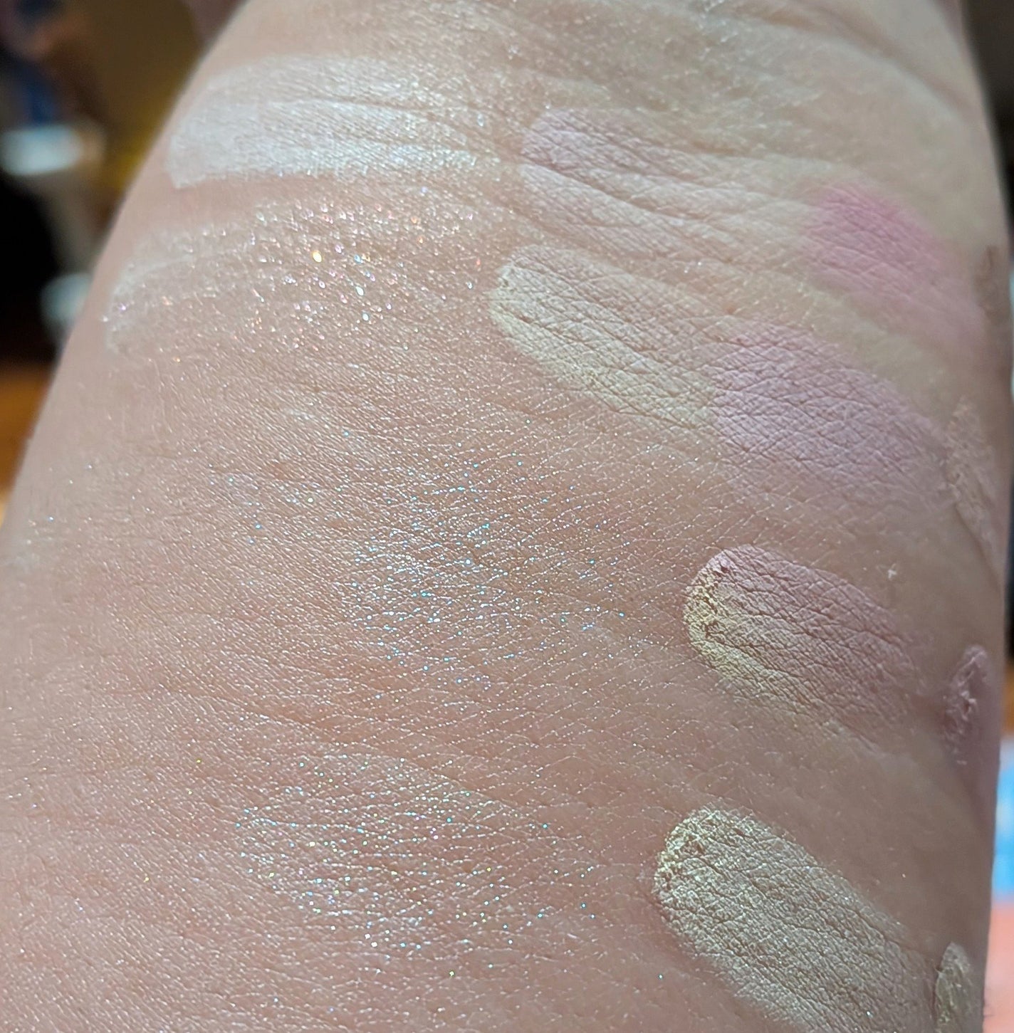 ソフトブラーリングアイパレット/wakemake/アイシャドウパレットを使ったクチコミ(2枚目)