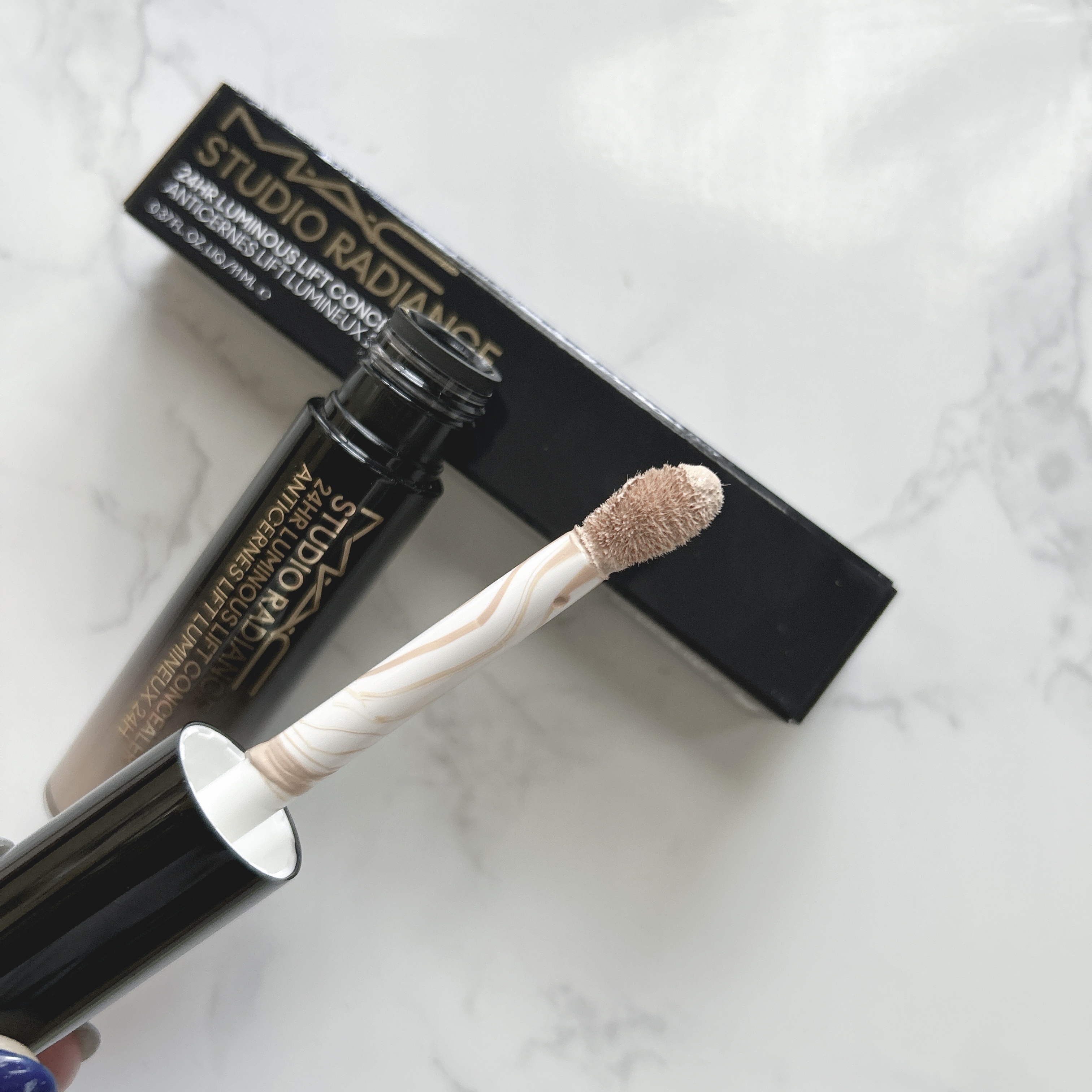 M・A・C スタジオ ラディアンス 24 ルミナス コンシーラーのクチコミ「MACから商品提供を頂きました。

私はNW11を使用しています。

スタジオ ラディアンス .....」（2枚目）