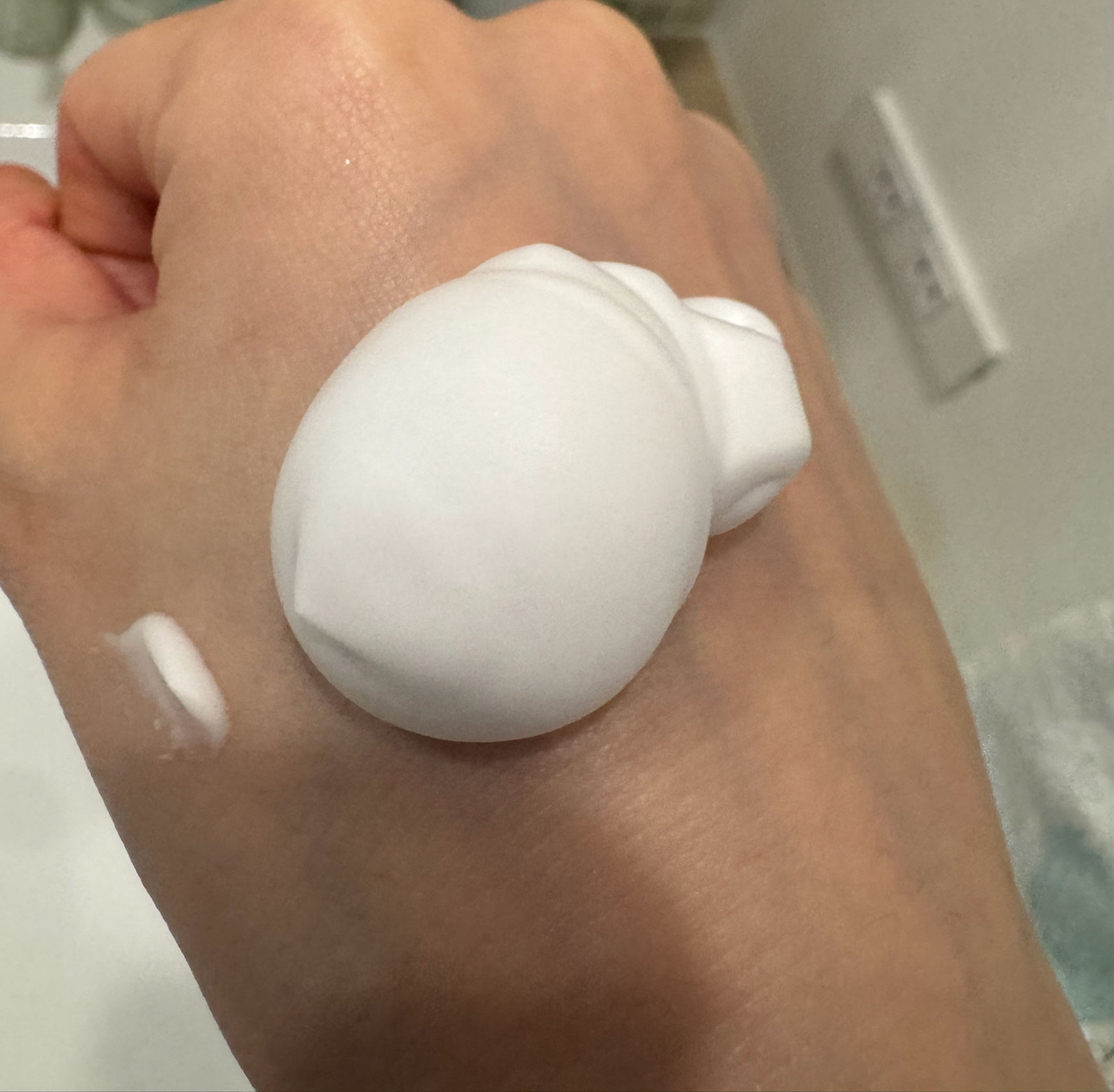 M-Dear エムディア　ホイップウォッシュのクチコミ「泡立てるのめんどくさい時、疲れてすぐ寝たい時、朝寝坊した時！！！

この泡洗顔使ってます。

.....」（2枚目）