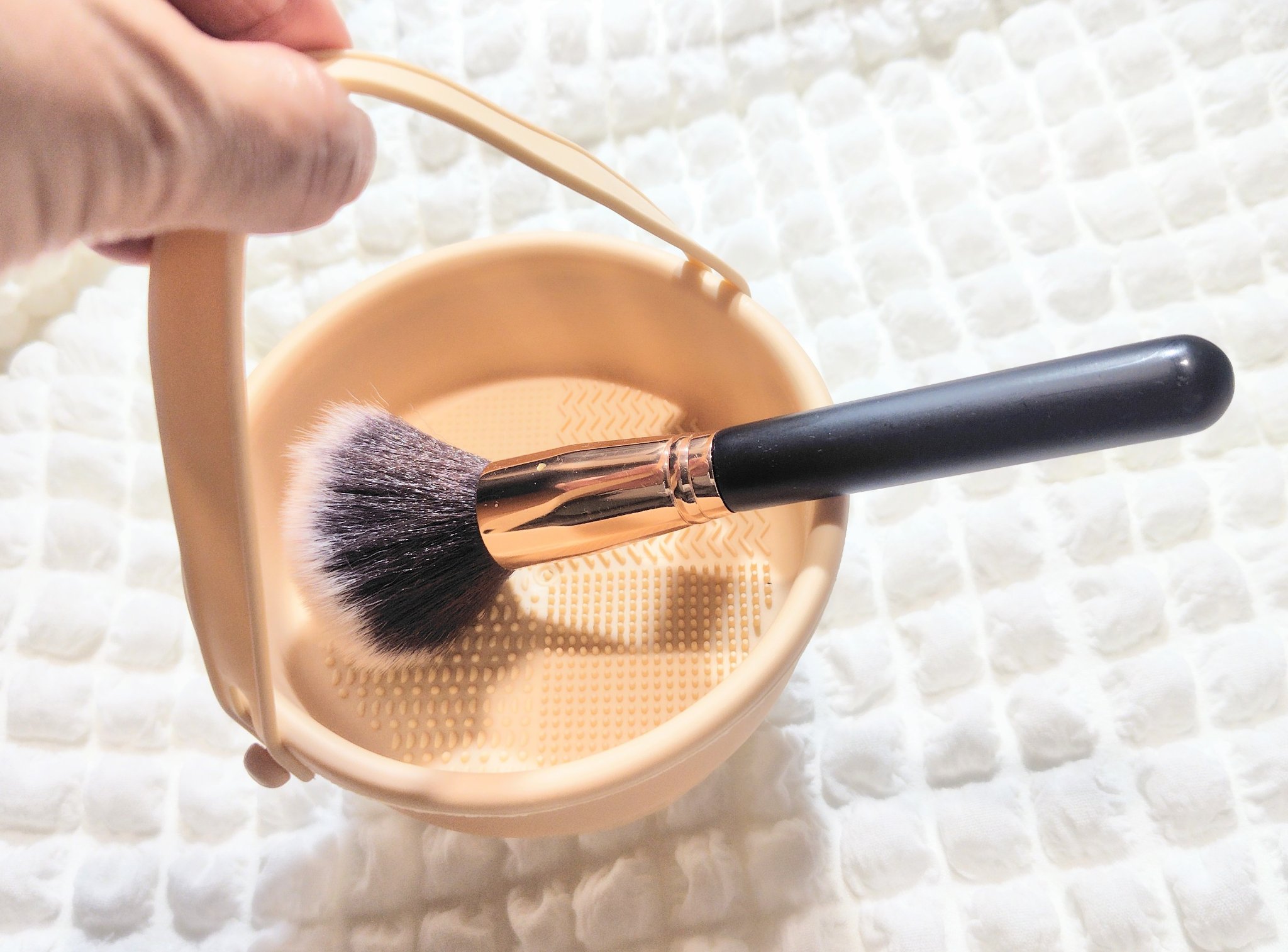 メイクブラシクリーナー/3COINS/その他化粧小物を使ったクチコミ（2枚目）