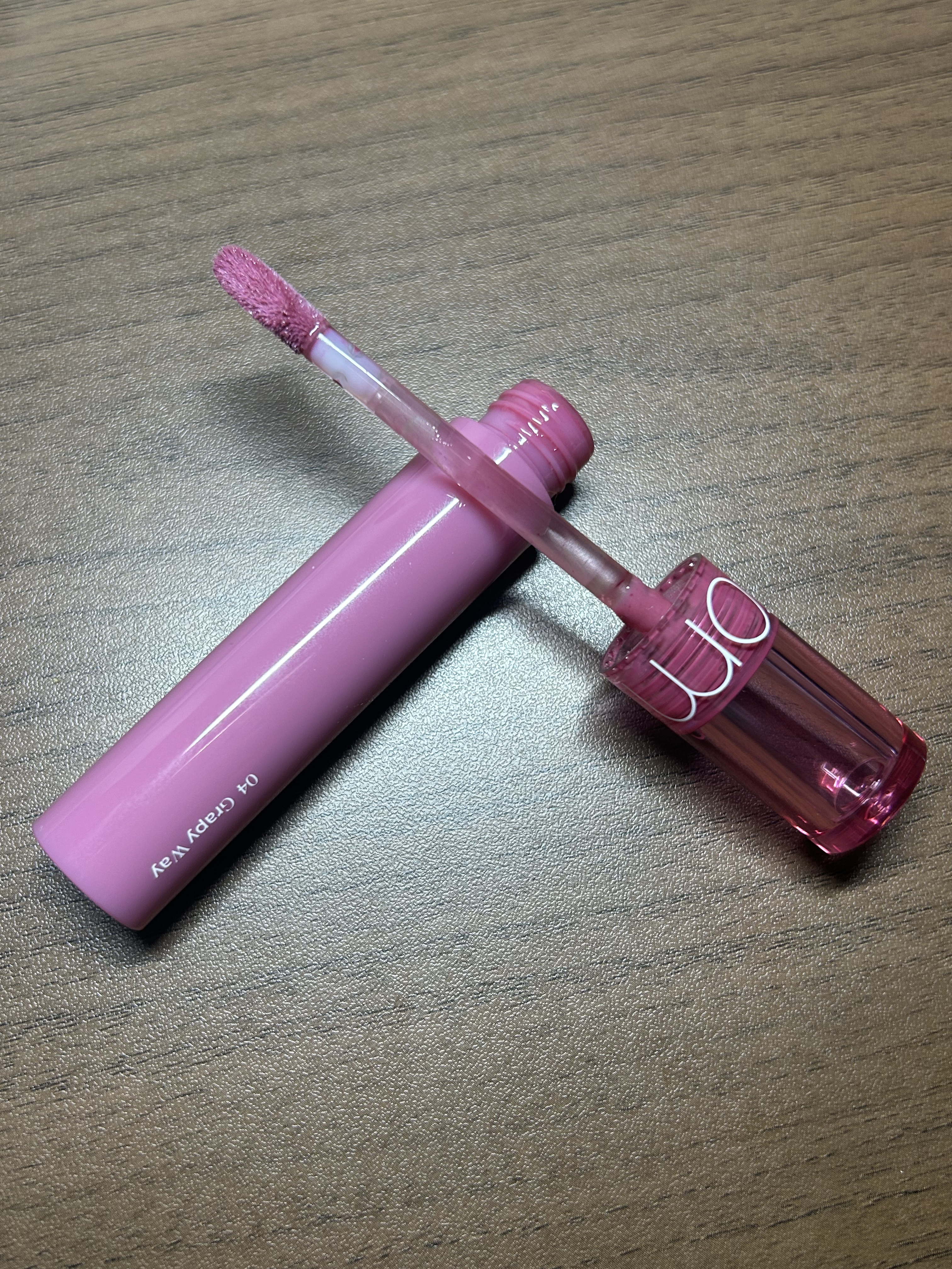 グラスティングカラーグロス/rom&nd/リップグロスを使ったクチコミ（2枚目）