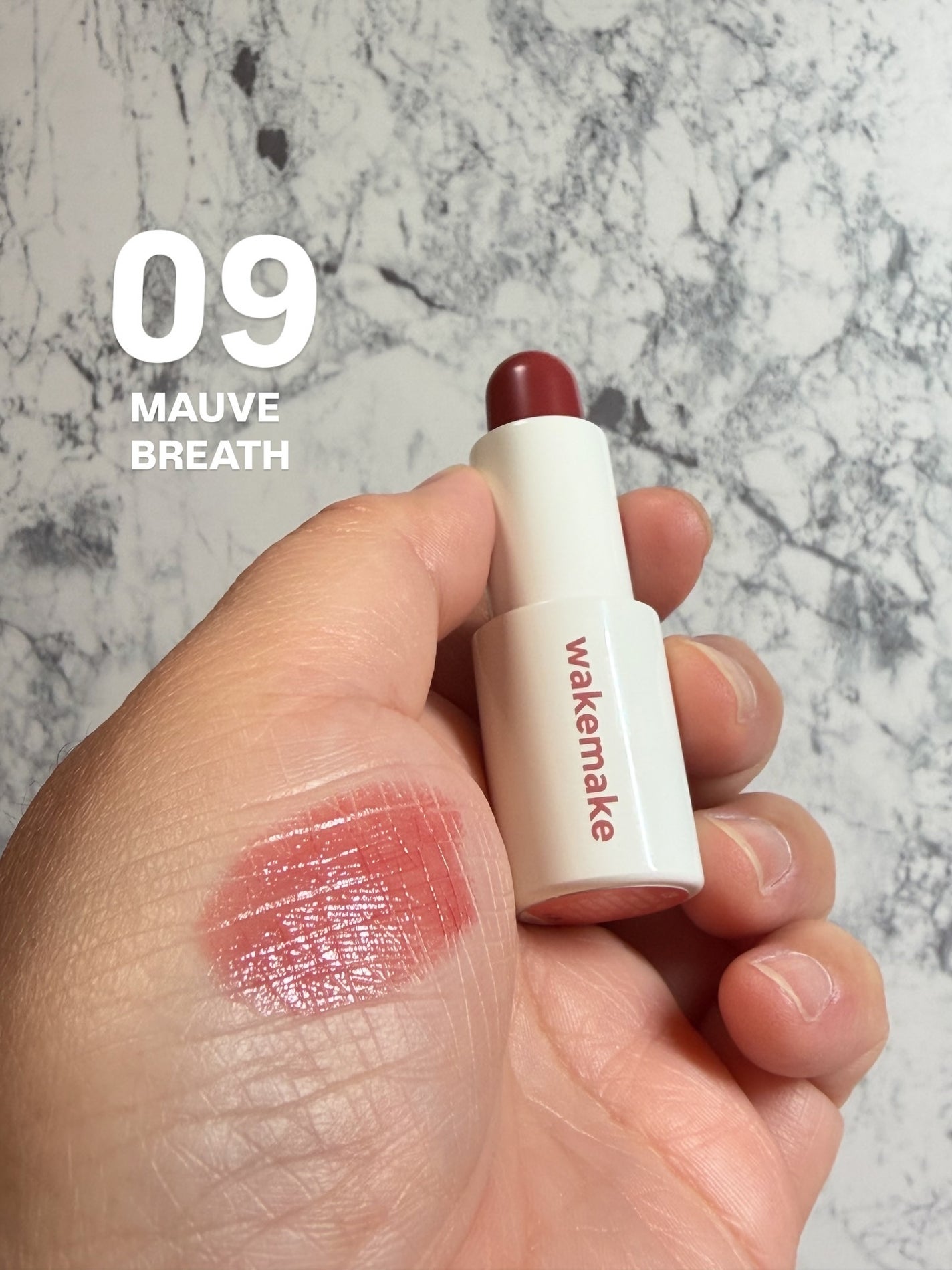 ヘルシーグロウバームスティック/wakemake/口紅を使ったクチコミ(3枚目)