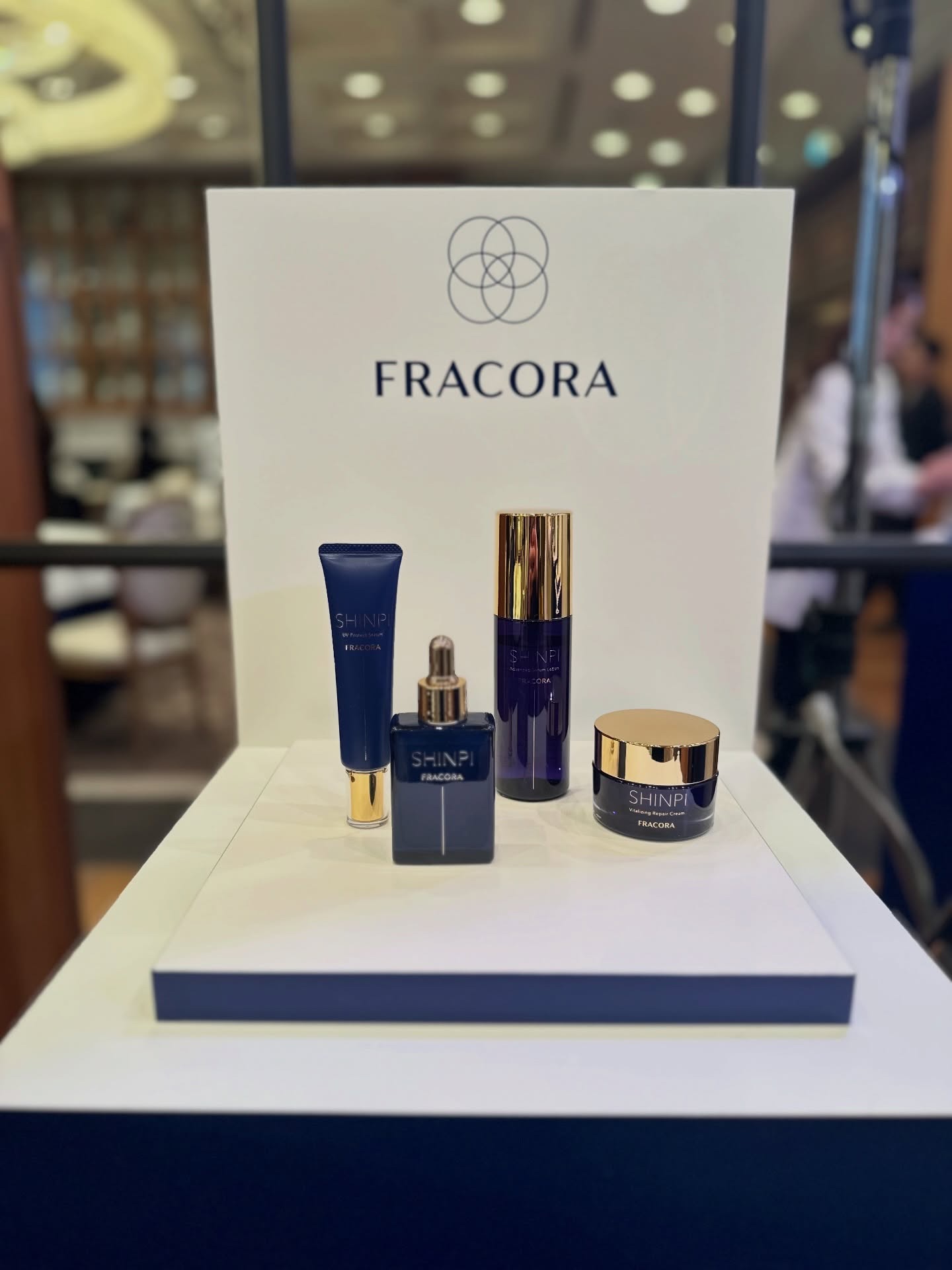 ＼抗糖化 × 土台ケア／

FRACORA（フラコラ）
SHINPIシリーズから、
昨年誕生した美容液＆パックに続き、
ついにこの春←3/2！
待望の新3アイテムが仲間入り〜

エイジング加速要因の連鎖