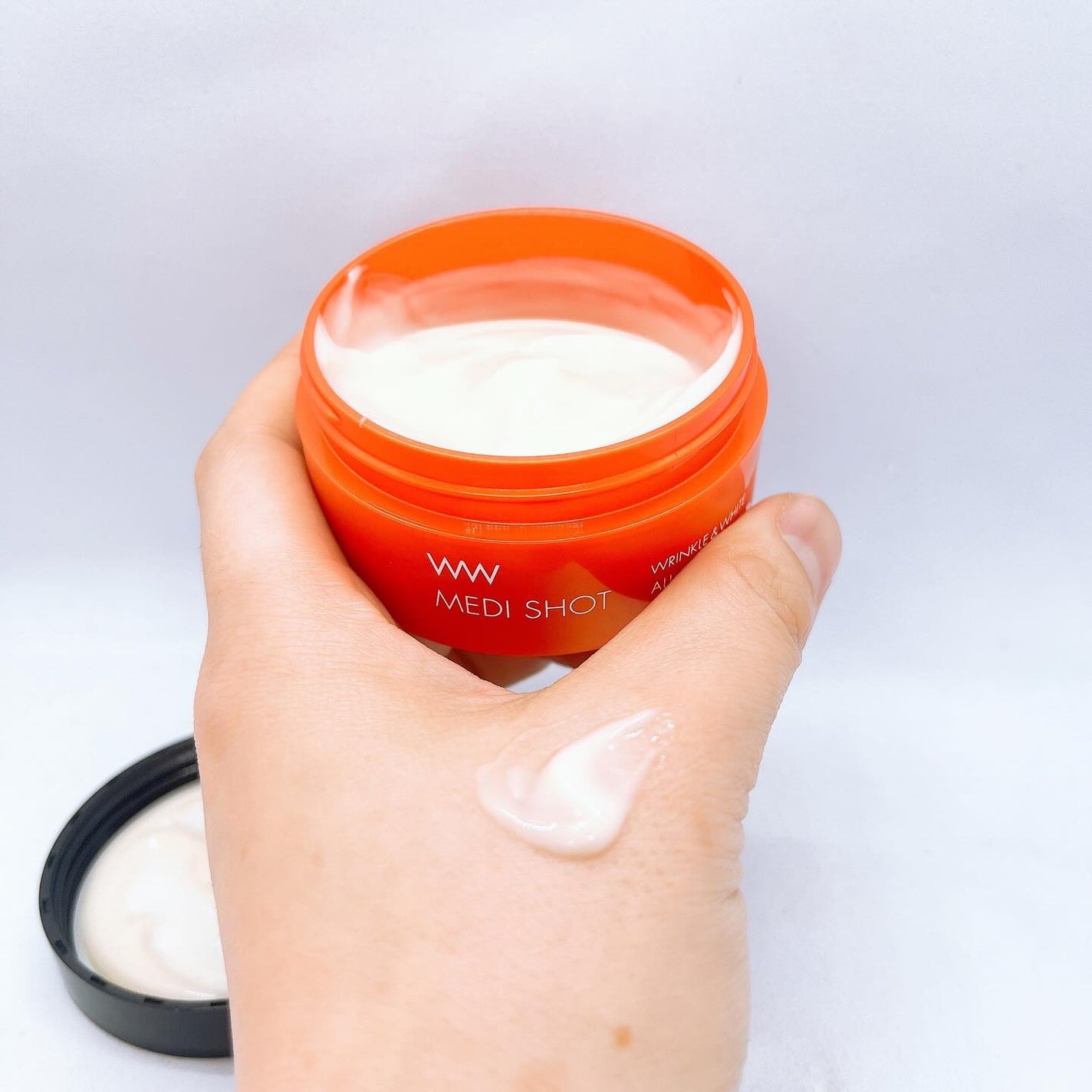 薬用メディショット オールインワンジェル〈シワ改善・美白〉【医薬部外品】/MEDI SHOT/オールインワン化粧品を使ったクチコミ(4枚目)