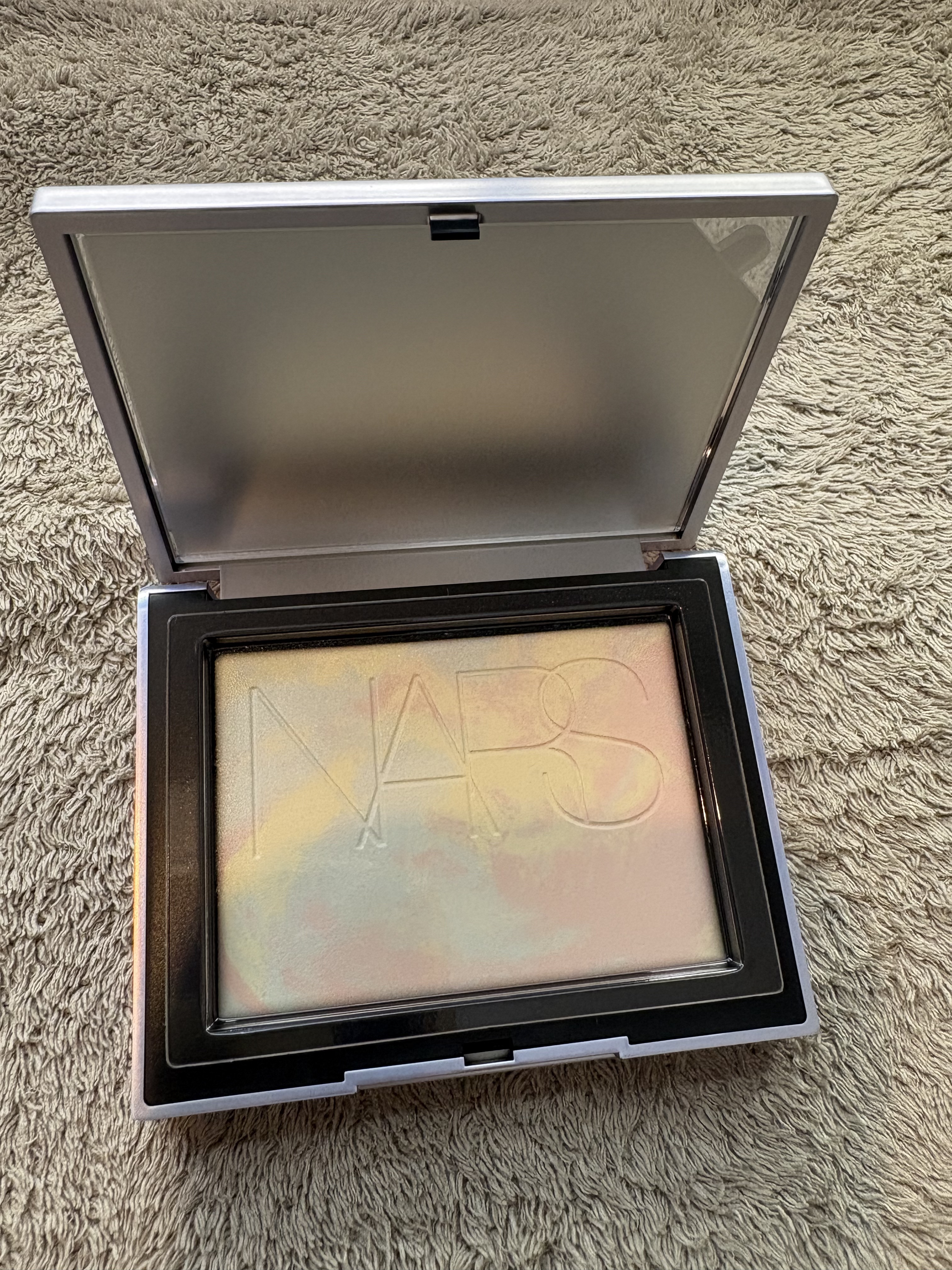 ライトリフレクティングパウダー/NARS/プレストパウダーを使ったクチコミ（2枚目）