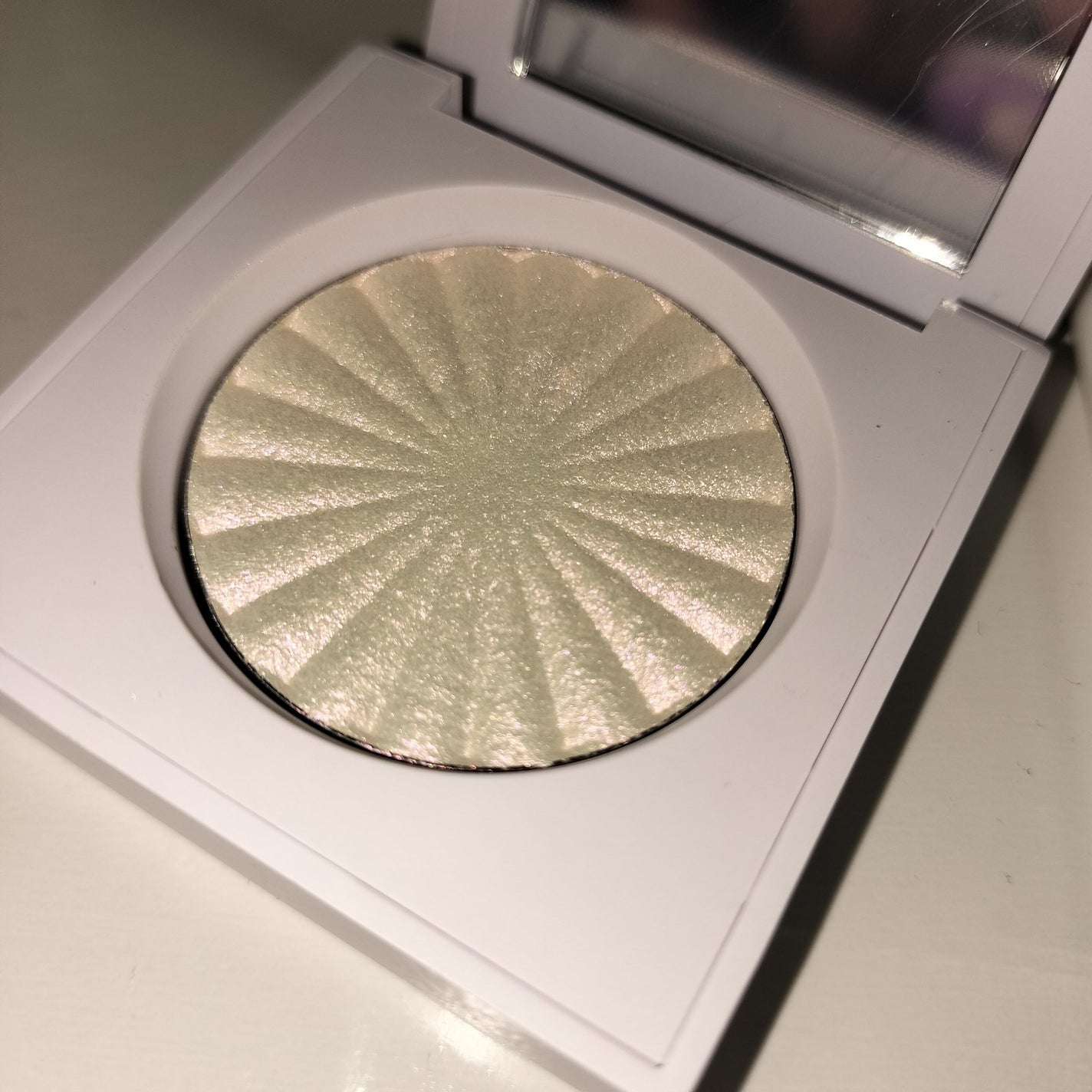 OFRA mini Highlighter/Ofra Cosmetics/パウダーハイライトを使ったクチコミ(2枚目)