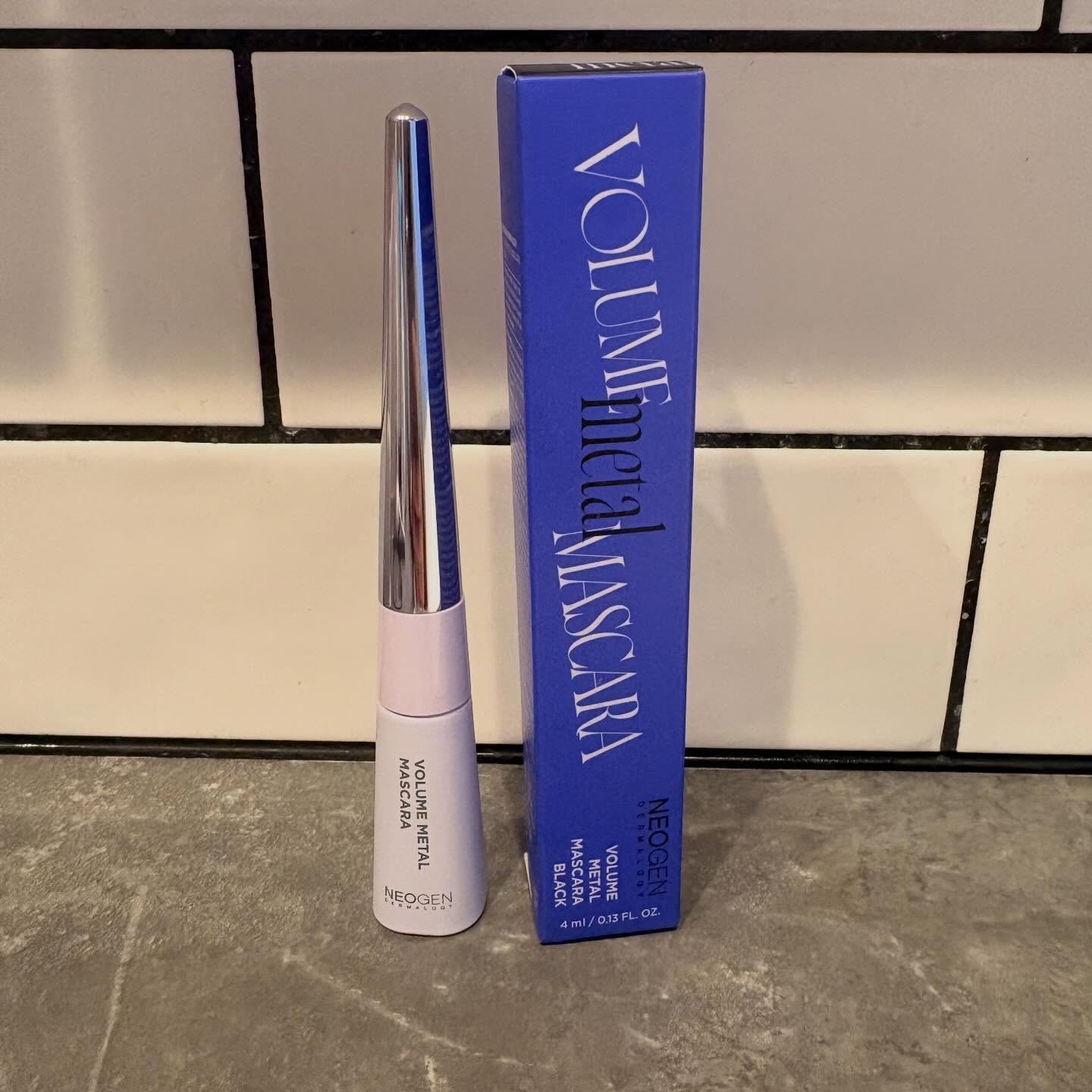 NEOGEN Extra Volumecurl Metal Maxicaraのクチコミ「NEOGEN
ボリュームメタルマスカラ

韓国で人気の「エクストラボリュームカールメタルマスカ.....」（1枚目）