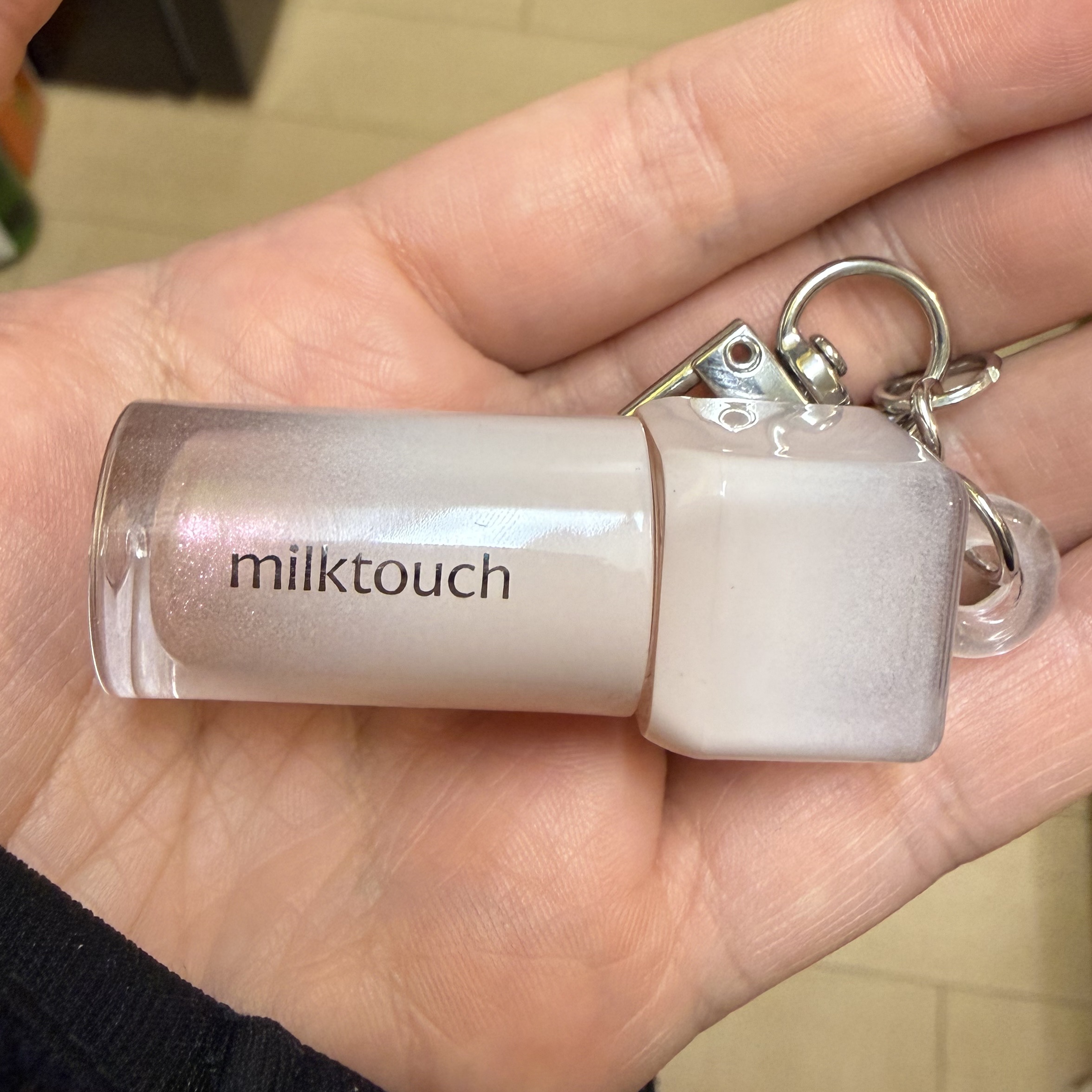 デューステインシアーオーロラグロス/Milk Touch/リップグロスを使ったクチコミ（1枚目）