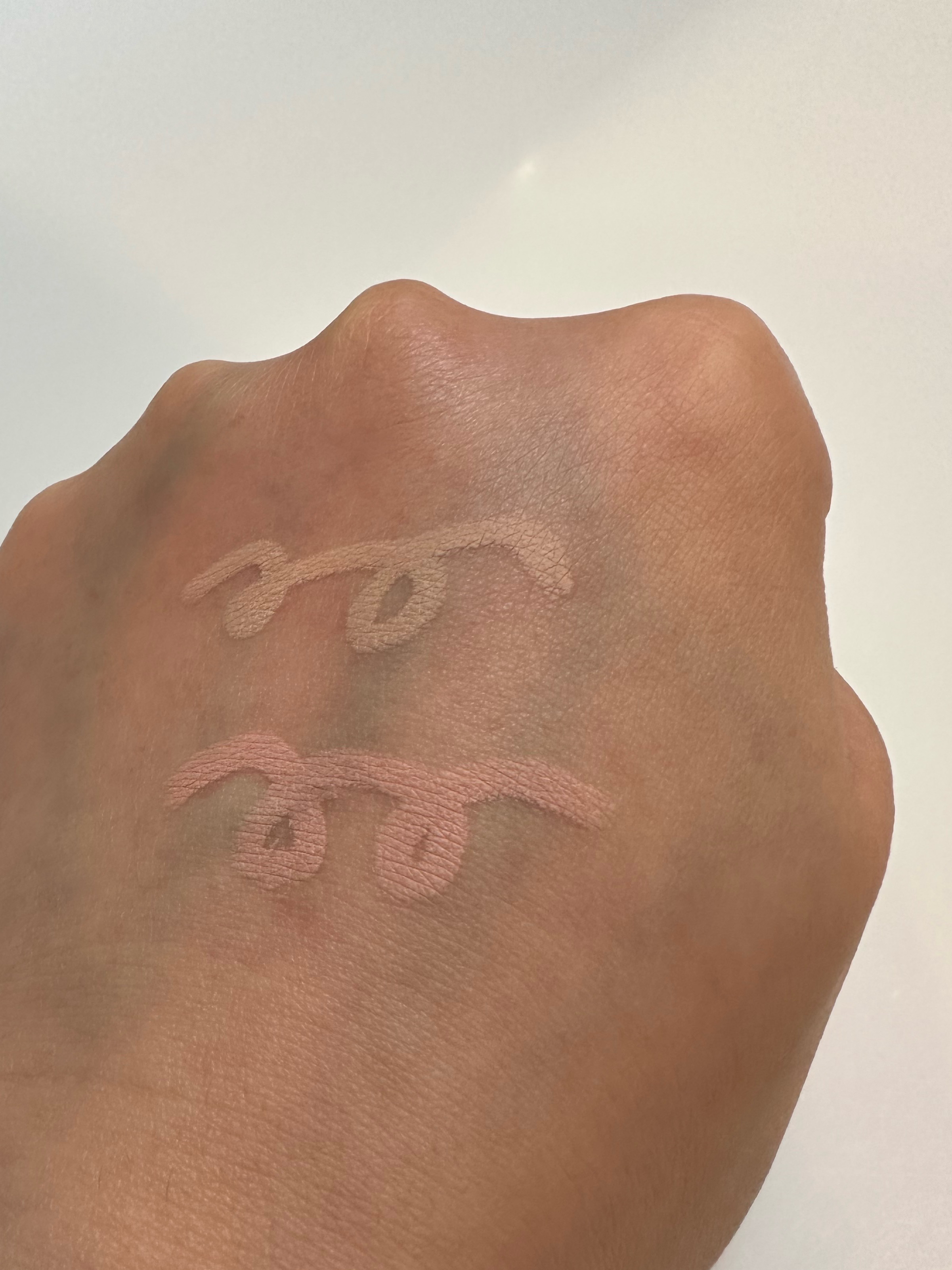 描くアイゾーンコンシーラー/CEZANNE/ペンシルコンシーラーを使ったクチコミ（2枚目）