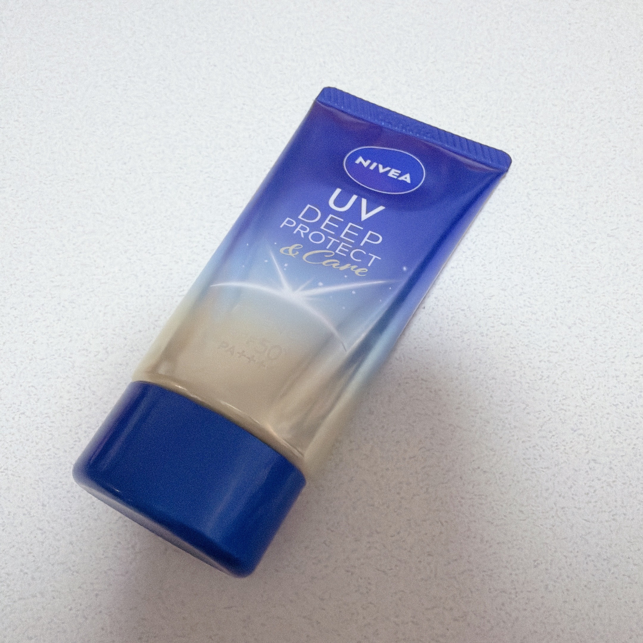 ニベア ニベアUV ディープ プロテクト＆ケア エッセンスのクチコミ「ニベア UV ディープ プロテクト＆ケアエッセンス


ドラッグストアで購入しました！


白.....」（2枚目）